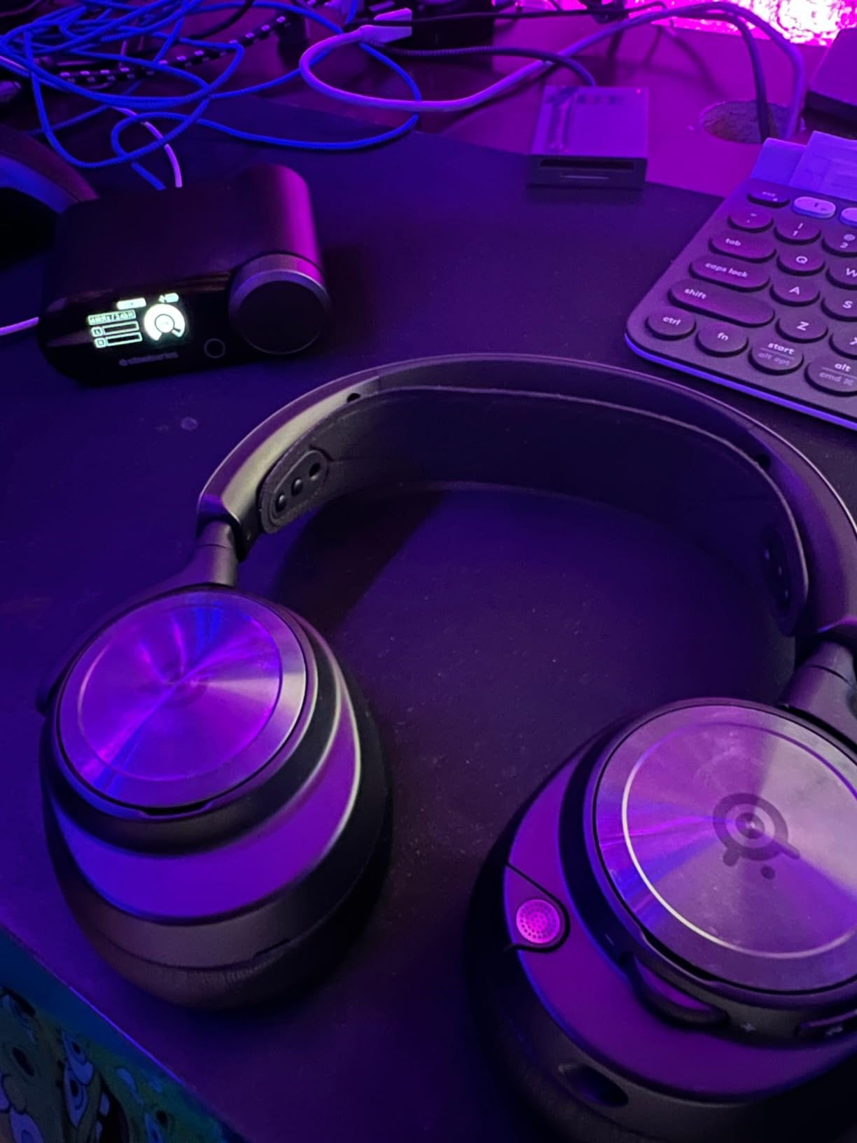 Arctis Nova Pro Wireless Xbox Multi-System Gaming Headset - Premium Hi-Fi Drivers - Active Noise Cancellation Infinity Power System - Stealth Mic - Xbox, PC, PS5, PS4, Switch, Mobile customer photo 1