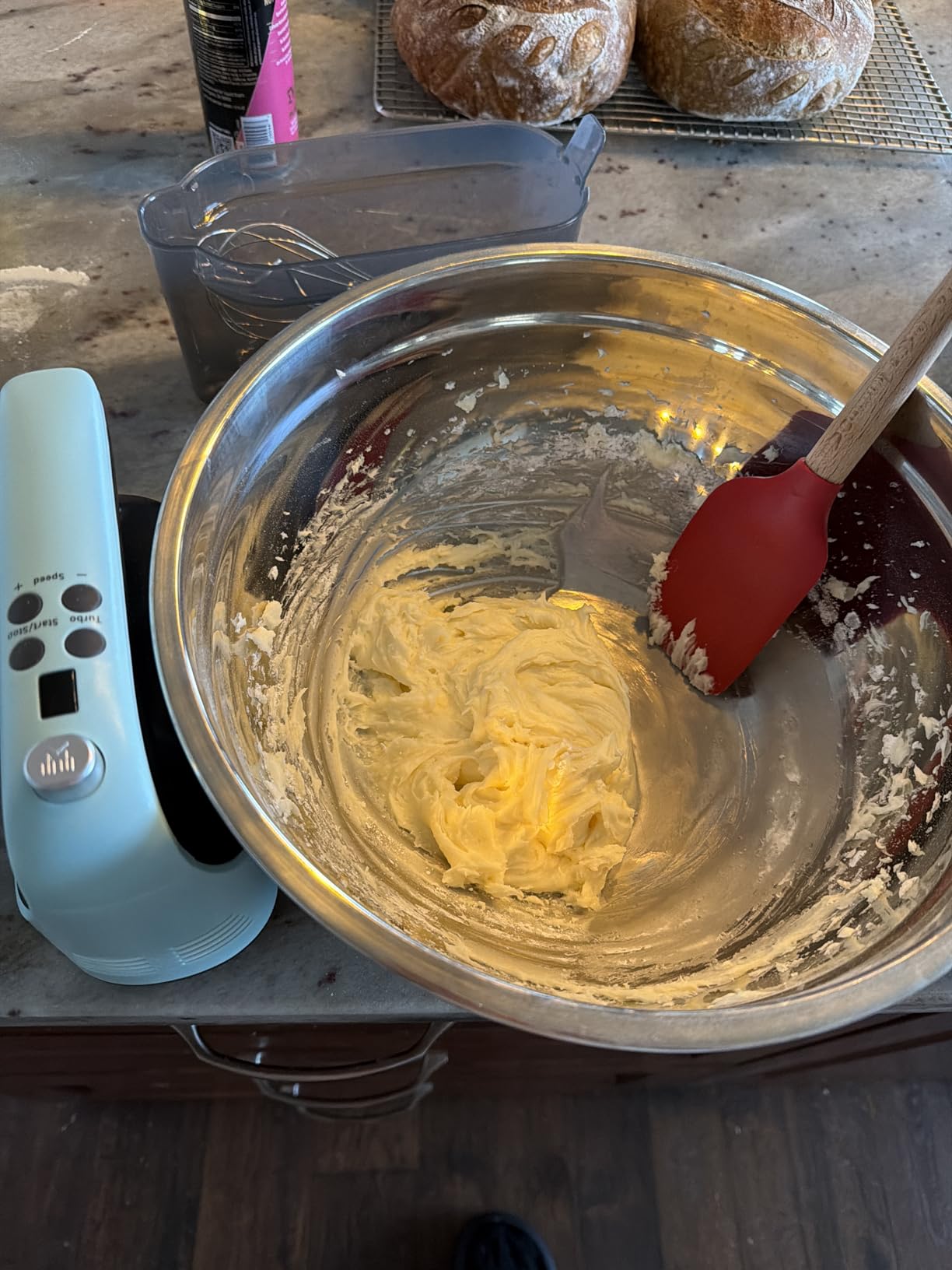 Yomelo 9-Speed Digital Hand Mixer Electric, 400W Powerful DC Motor, Hand Mixer Electric Handheld with Snap-On Storage Case, 5 Stainless Steel Accessories, Beaters, Dough Hooks, Whisk (Ice Blue/Black) customer photo 1