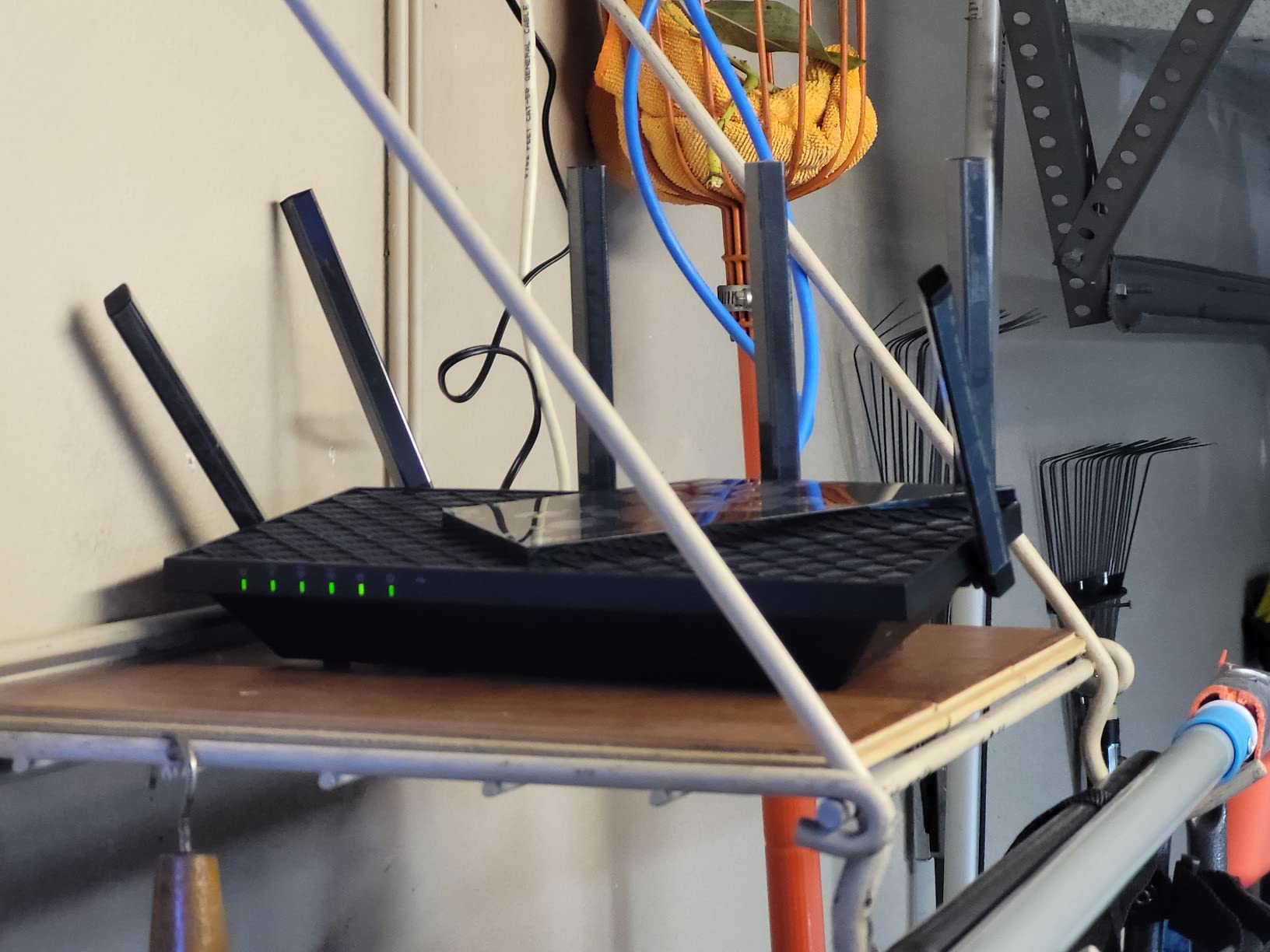 TP-Link AXE5400 Tri-Band WiFi 6E Router (Archer AXE75), 2025 PCMag Editors' Choice, Gigabit Internet for Gaming & Streaming, New 6GHz Band, 160MHz, OneMesh, Quad-Core CPU, VPN & WPA3 Security customer photo 1