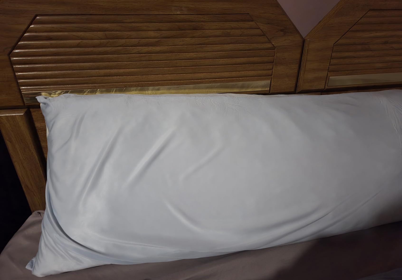 WhatsBedding Memory Foam Body Pillow with Removable Pillowcase -Fluffy Body Pillows for Adults -Large Long Bed Pillows for Sleeping - White Customer Review WhatsBedding Memory Foam Body Pillow with Removable Pillowcase -Fluffy Body Pillows for Adults -Large Long Bed Pillows for Sleeping - White - Customer Photo 2