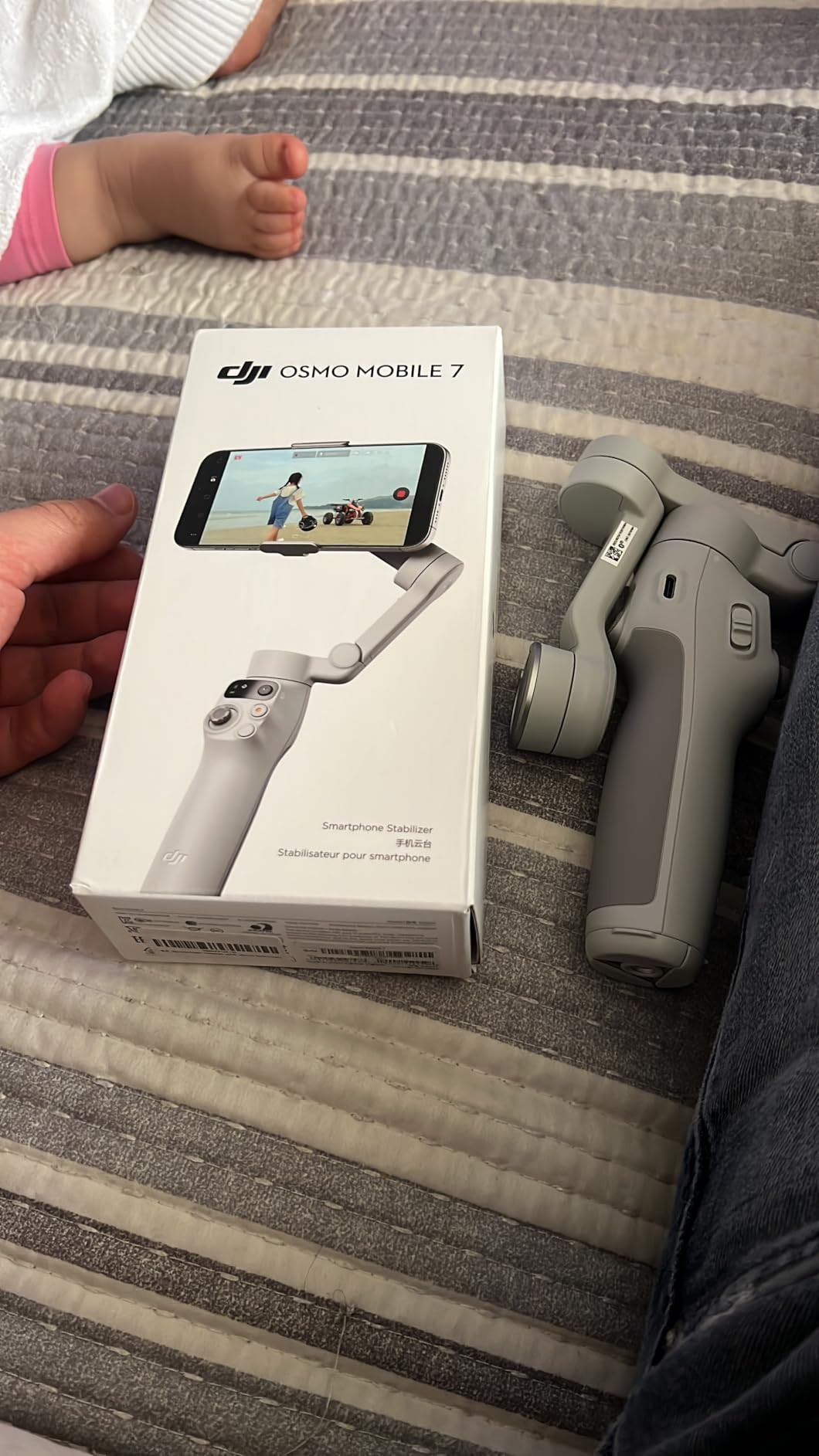 DJI Osmo Mobile SE, 3-Axis Phone Gimbal for iPhone, Android, Built-in Tripod, Selfie Stick, Gimbal Stabilizer for iphone, Andriod, ActiveTrack 6.0, Vlogging Stabilizer for Youtube, TikTok, Travel - Customer Photo 2