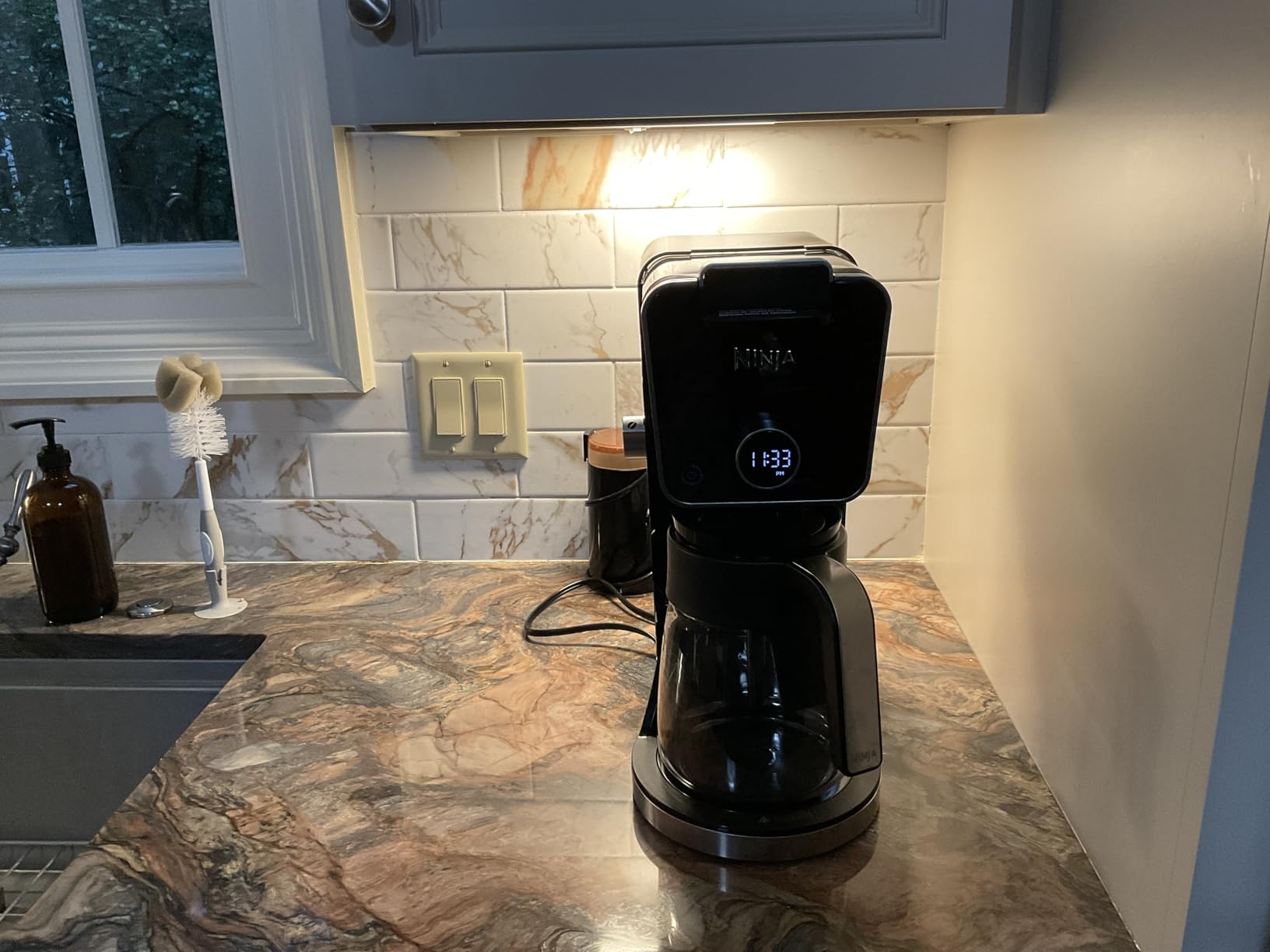 Ninja Hot and Iced Coffee Maker, Single Serve Coffee Maker and Drip Coffee Machine, DualBrew Pro Specialty 12-Cup with K-Cup Combo, Includes Permanent Filter, CFP307 - Customer Photo 1