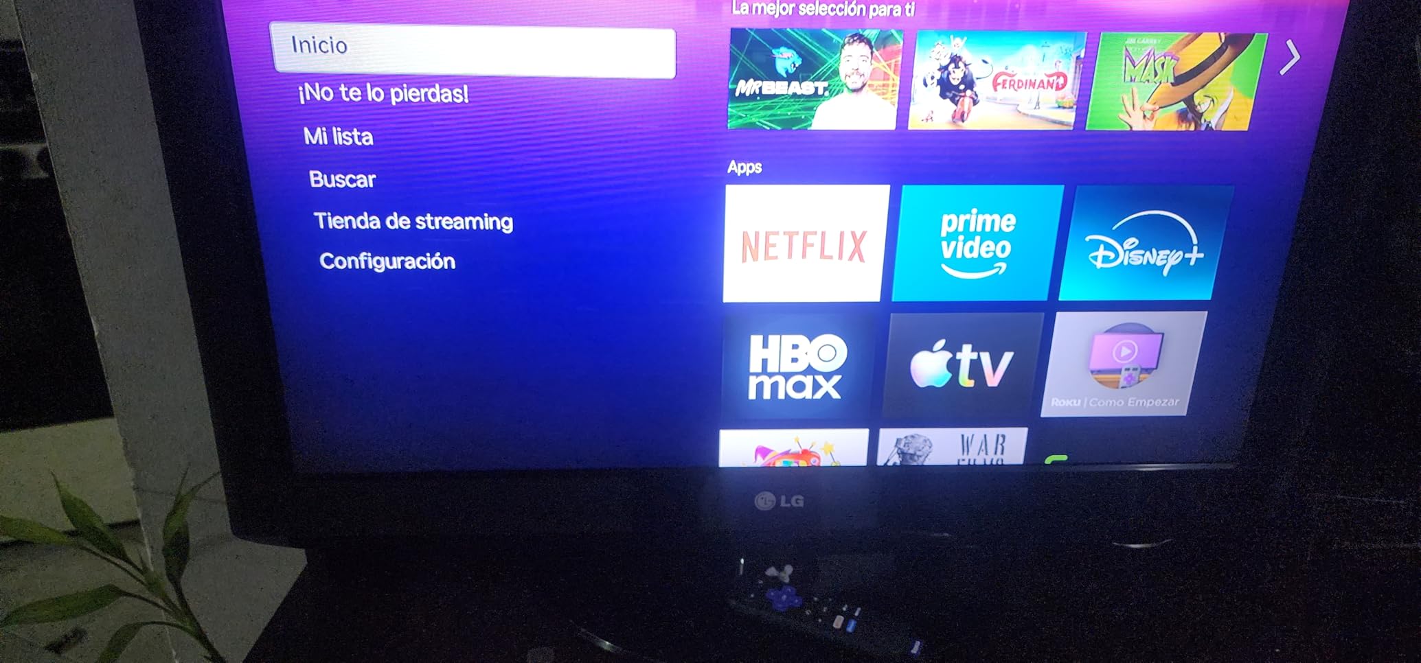 Express | HD Roku Streaming Device with Standard Remote (no TV controls), Free & Live TV customer photo 1