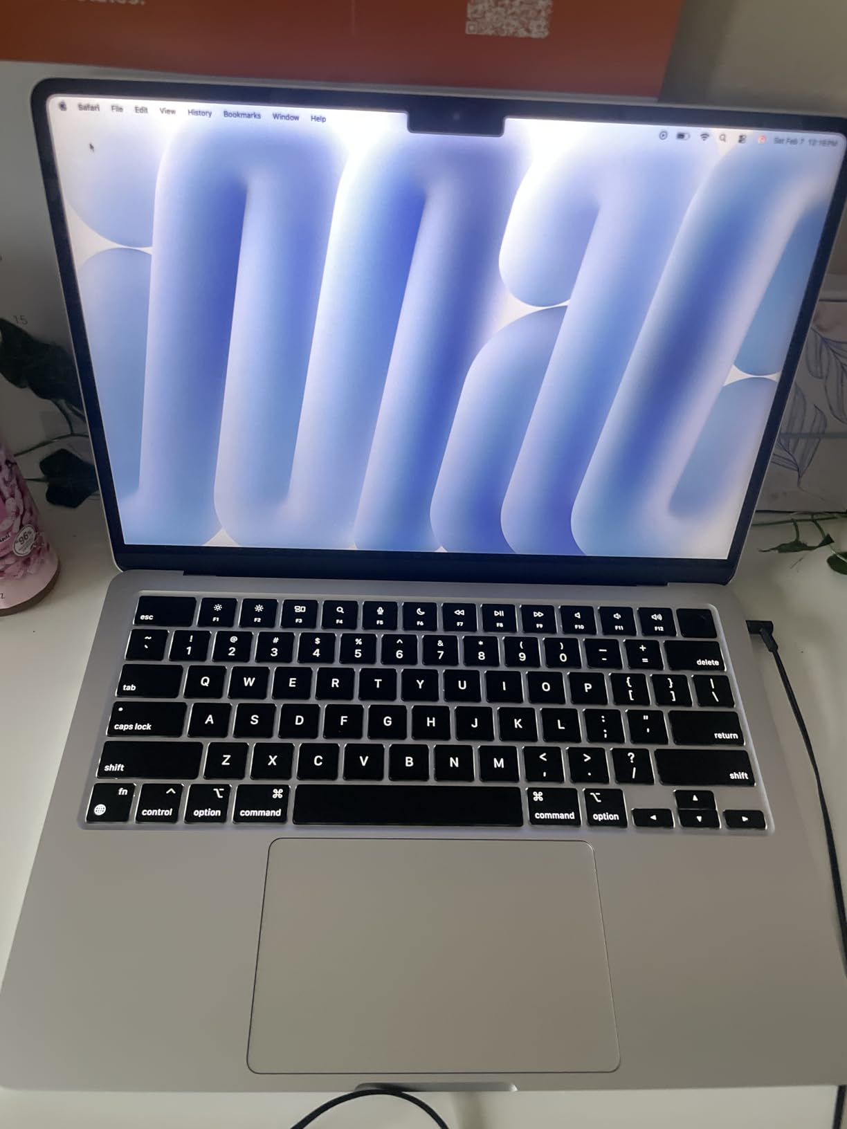 Apple 2022 MacBook Air with Apple M2 Chip, 13-inch, 8GB RAM, 256GB SSD Storage - Space Gray (Renewed) customer photo 2