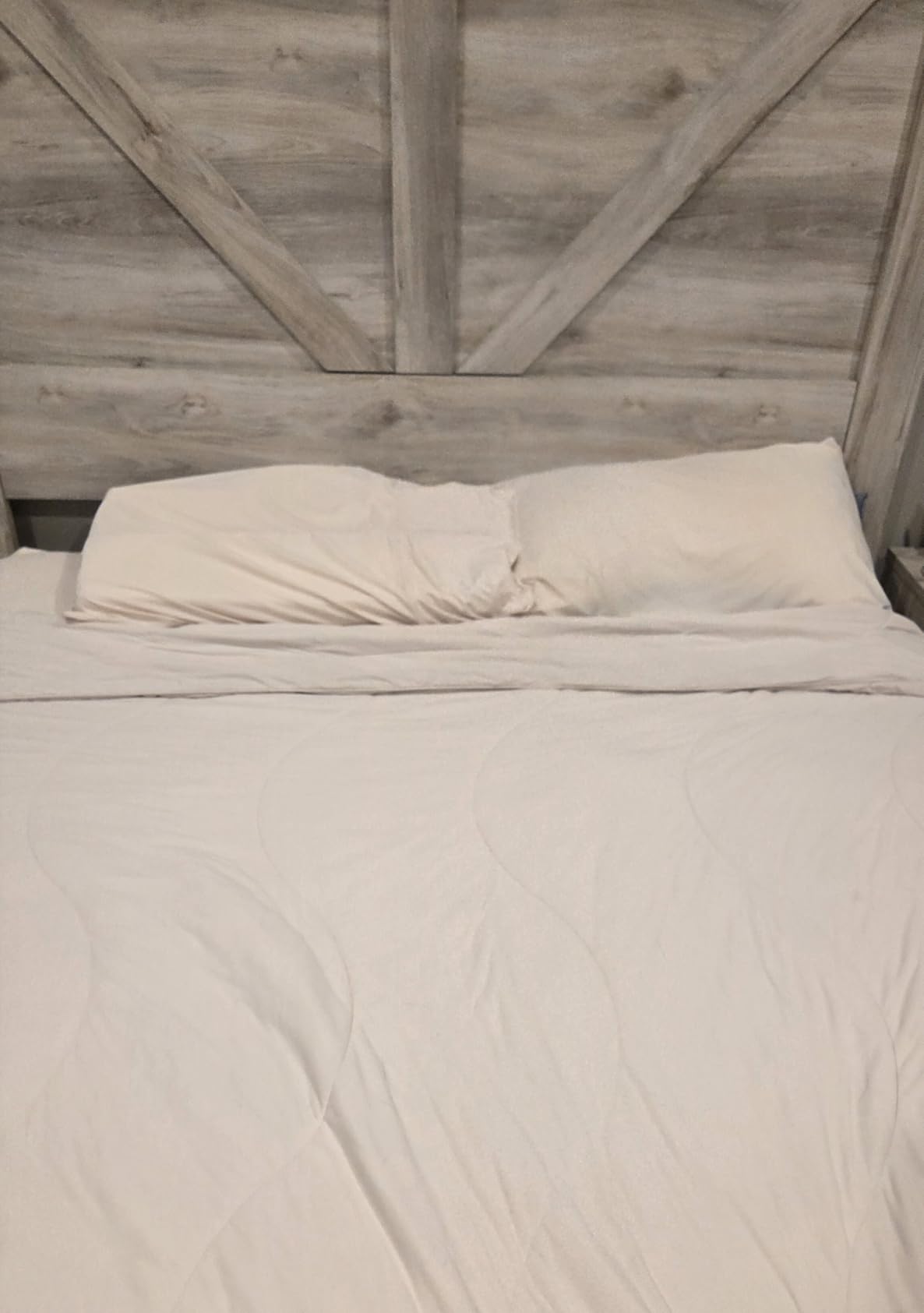 REST Evercool+ Cooling Sheet Set, Queen Size, Light Blue, Breathable Bed Sheets for Hot Sleeper and Night Sweats, with Ionic+ Self-Cleaning Silver Yarn Customer Review REST Evercool+ Cooling Sheet Set, Queen Size, Light Blue, Breathable Bed Sheets for Hot Sleeper and Night Sweats, with Ionic+ Self-Cleaning Silver Yarn - Customer Photo 1