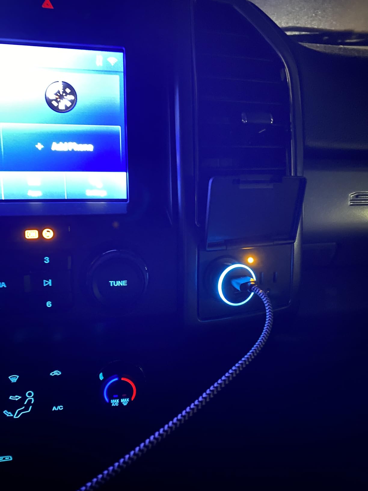 Anker 323 USB-C Car Charger Adapter, 52.5W Cigarette Lighter Charger with 30W PowerIQ 3.0 Fast Charging for iPhone 17/16/15/14/13/12 Series Customer Review Anker 323 USB-C Car Charger Adapter, 52.5W Cigarette Lighter Charger with 30W PowerIQ 3.0 Fast Charging for iPhone 17/16/15/14/13/12 Series - Customer Photo 1