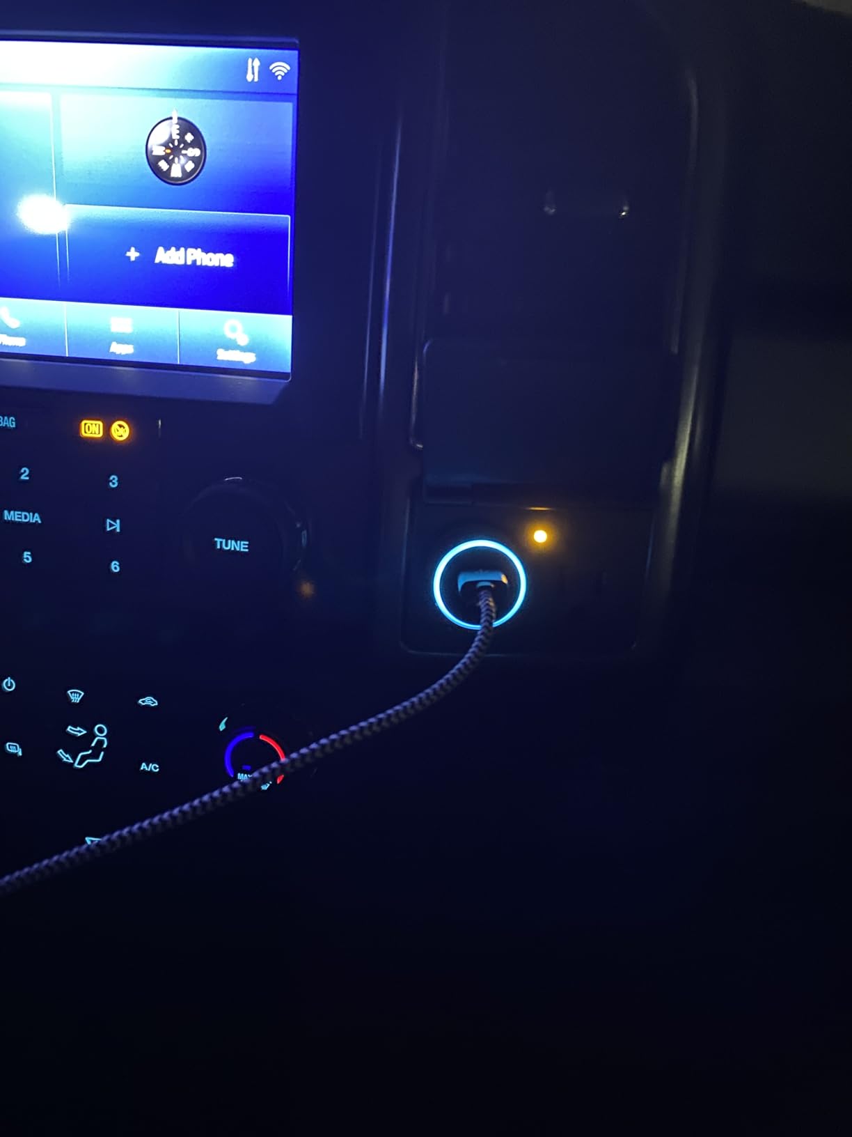 Anker 323 USB-C Car Charger Adapter, 52.5W Cigarette Lighter Charger with 30W PowerIQ 3.0 Fast Charging for iPhone 17/16/15/14/13/12 Series Customer Review Anker 323 USB-C Car Charger Adapter, 52.5W Cigarette Lighter Charger with 30W PowerIQ 3.0 Fast Charging for iPhone 17/16/15/14/13/12 Series - Customer Photo 2