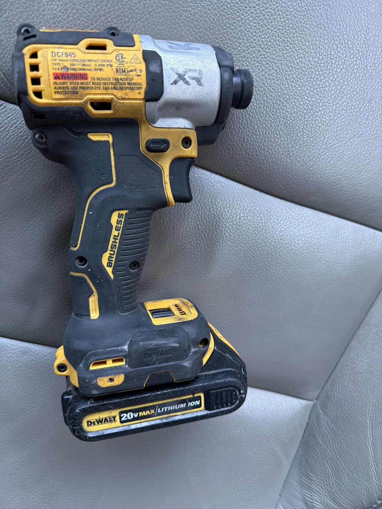 DEWALT 20V MAX XR Impact Driver, 1/4 Inch High Torque Brushless 3 Speed Premium Cordless with LED Light, Extended Runtime, Tool Only (DCF845B) - Customer Photo 2