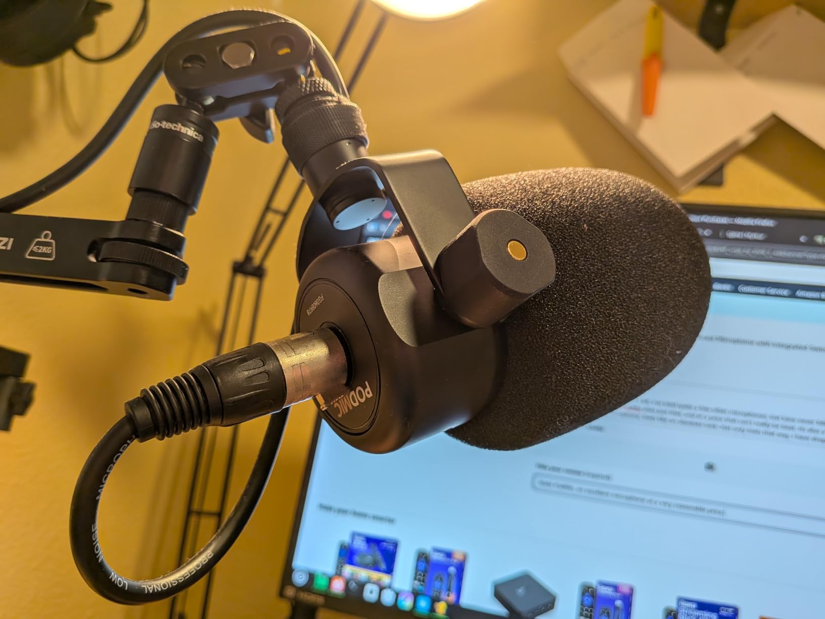 RØDE PodMic USB Versatile Dynamic Broadcast Microphone With XLR and USB Connectivity for Podcasting, Streaming, Gaming, Music-Making and Content Creation (Black) Customer Review RØDE PodMic USB Versatile Dynamic Broadcast Microphone With XLR and USB Connectivity for Podcasting, Streaming, Gaming, Music-Making and Content Creation (Black) - Customer Photo 1