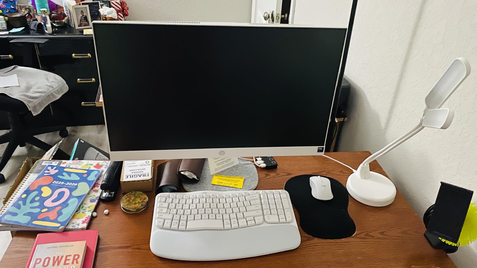 Logitech Wave Keys Wireless Ergonomic Keyboard with Cushioned Palm Rest, Comfortable Natural Typing, Easy-Switch, Bluetooth, Logi Bolt Receiver, for Multi-OS, Windows/Mac - Graphite customer photo 1