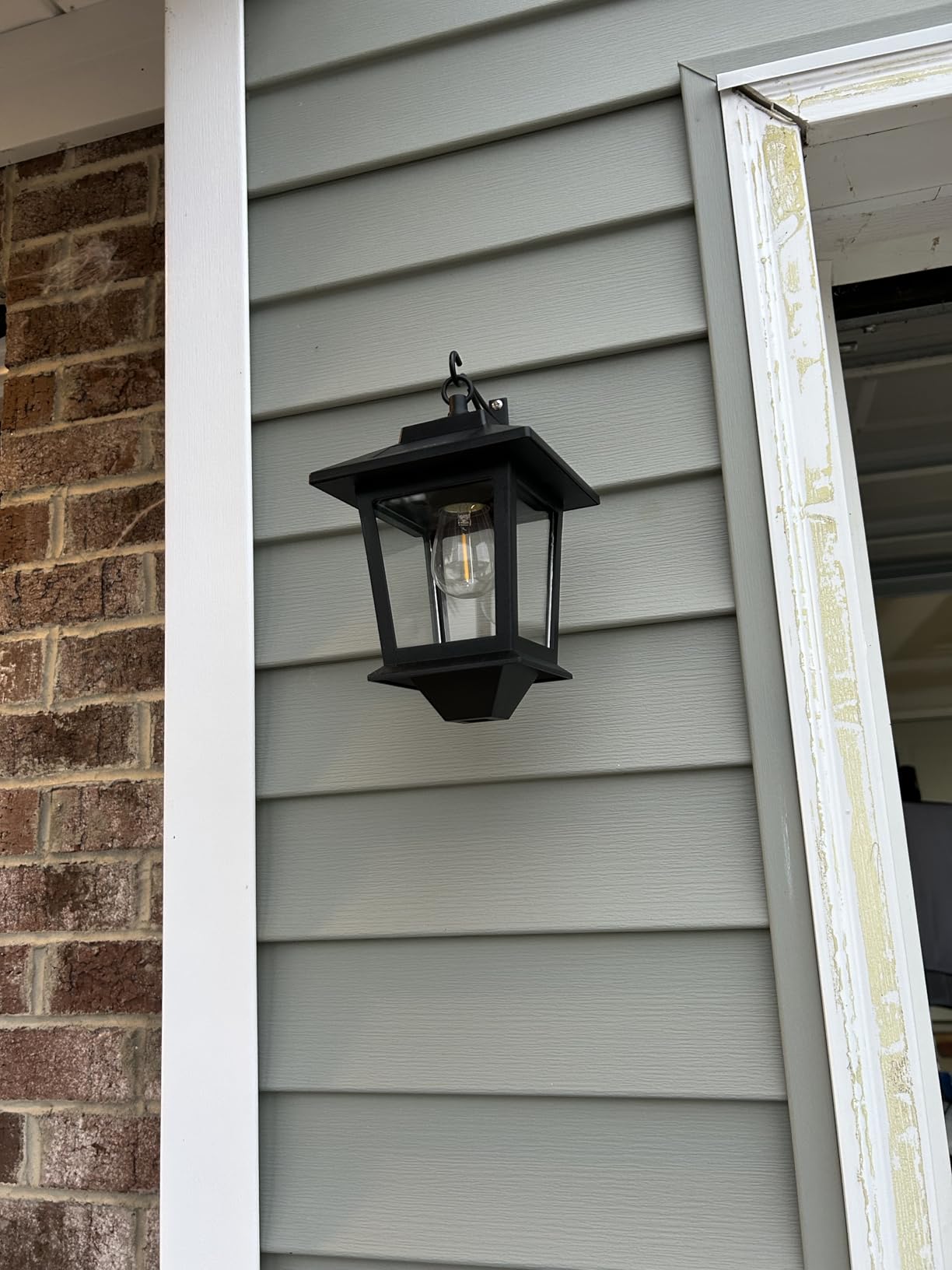 PASAMIC 2 Pack Solar Wall Lanterns with Replaceable Bulb, Outdoor Hanging Solar Lights with 4 Solar Panels, Dusk to Dawn Led Outdoor Wall Sconce, Anti-Rust Waterproof Wall Lanterns with Hooks - Customer Photo 2