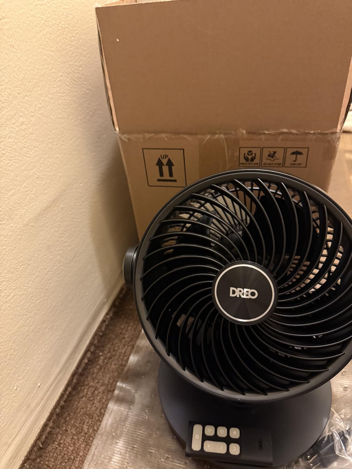 Dreo Fan for Bedroom, 13-Inch Oscillating Table Air Circulator Fan for Whole Room, 120° Tilt Adjustment, 28dB Ultra-Quiet, 70ft Powerful Airflow, 4 Speeds Desk Fans with Remote for Home, Office Customer Review Dreo Fan for Bedroom, 13-Inch Oscillating Table Air Circulator Fan for Whole Room, 120° Tilt Adjustment, 28dB Ultra-Quiet, 70ft Powerful Airflow, 4 Speeds Desk Fans with Remote for Home, Office - Customer Photo 2
