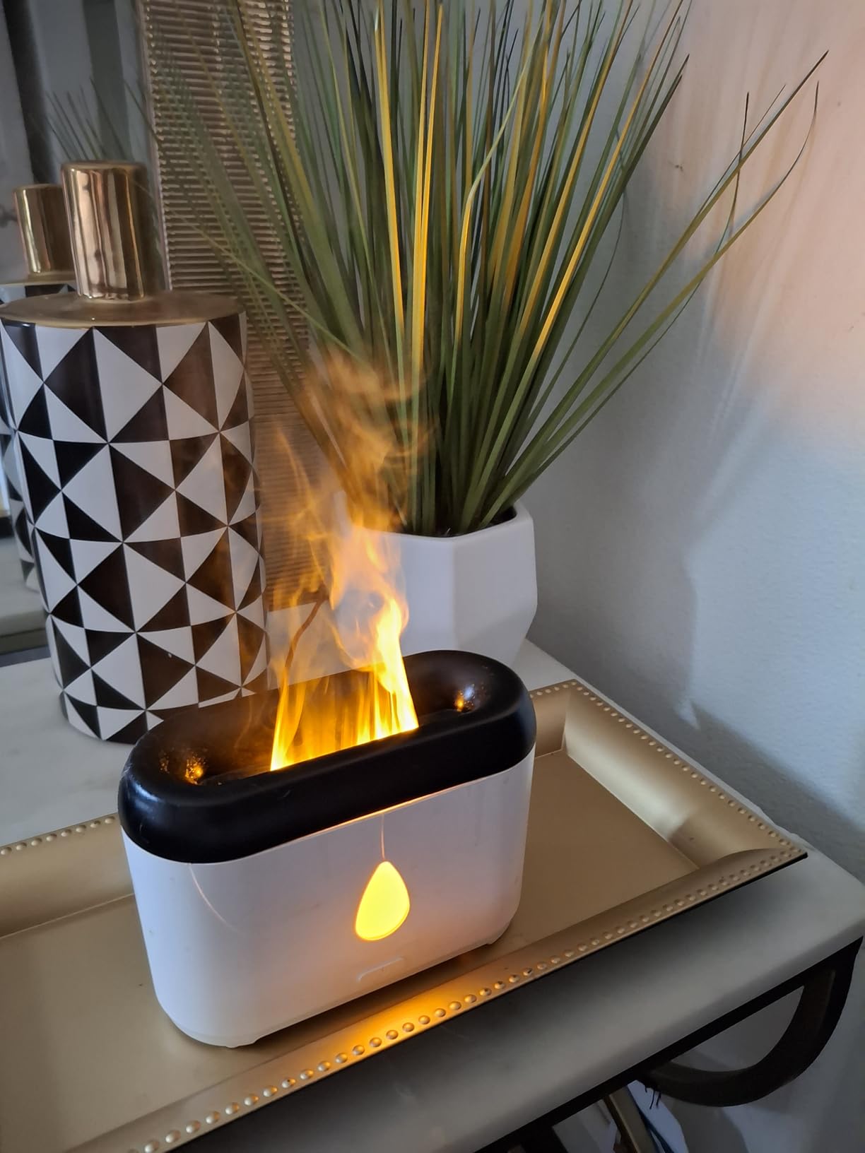 Flame Diffuser for Essential Oils, 200ml Ultrasonic Aroma Diffusers with Cool Mist, Aromatherapy Diffuser with Auto-Off Protection, Small Humidifier for Home,Office,Bedroom,Gift (Black) - Customer Photo 2