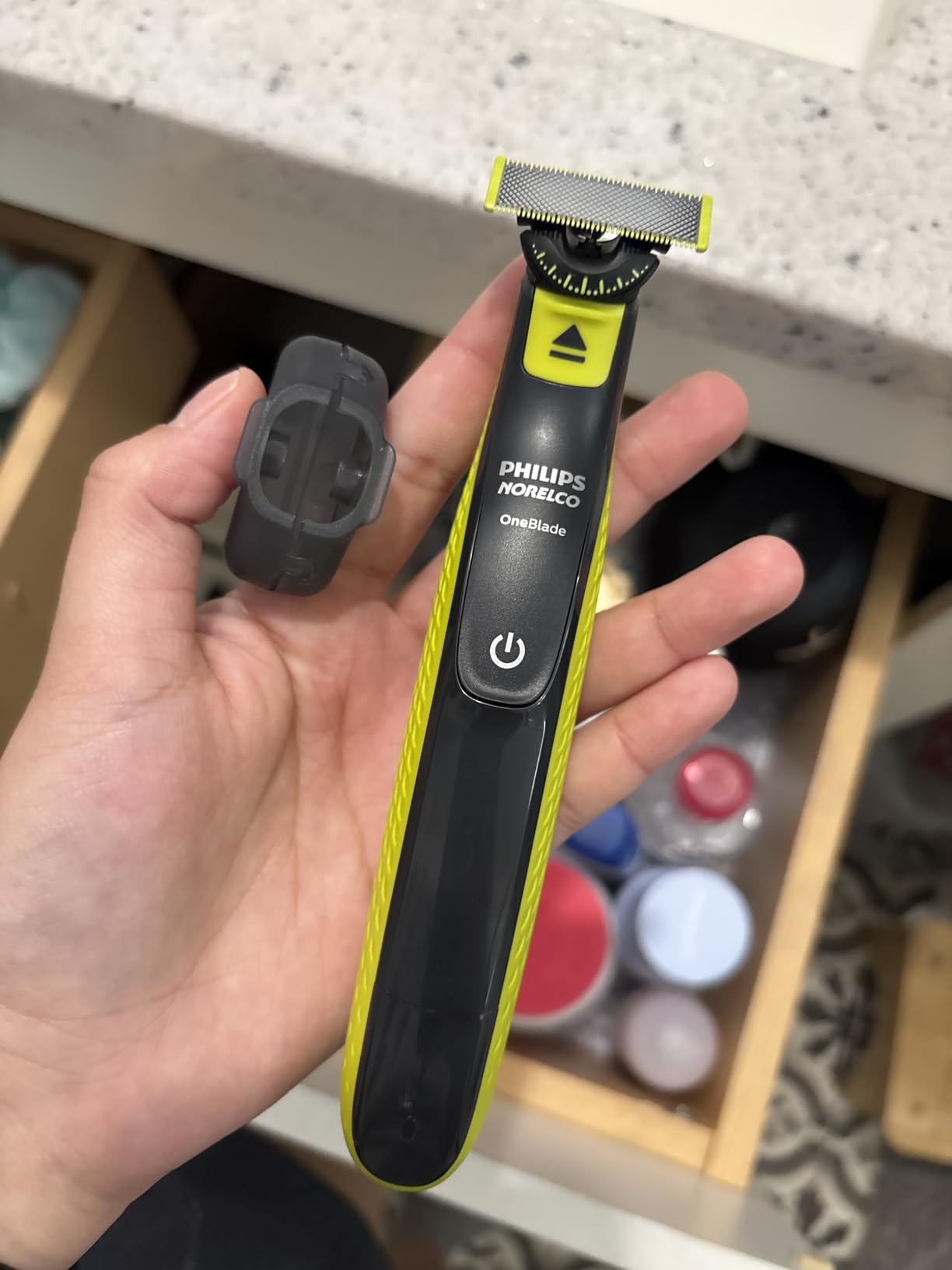 Norelco Philips OneBlade 360 Hybrid Face, Electric Beard Trimmer and Shaver, with 360 Blade Technology, 1x 360 Blade for Face, 5in1 Adjustable Comb, Model QP2724/90 - Customer Photo 1