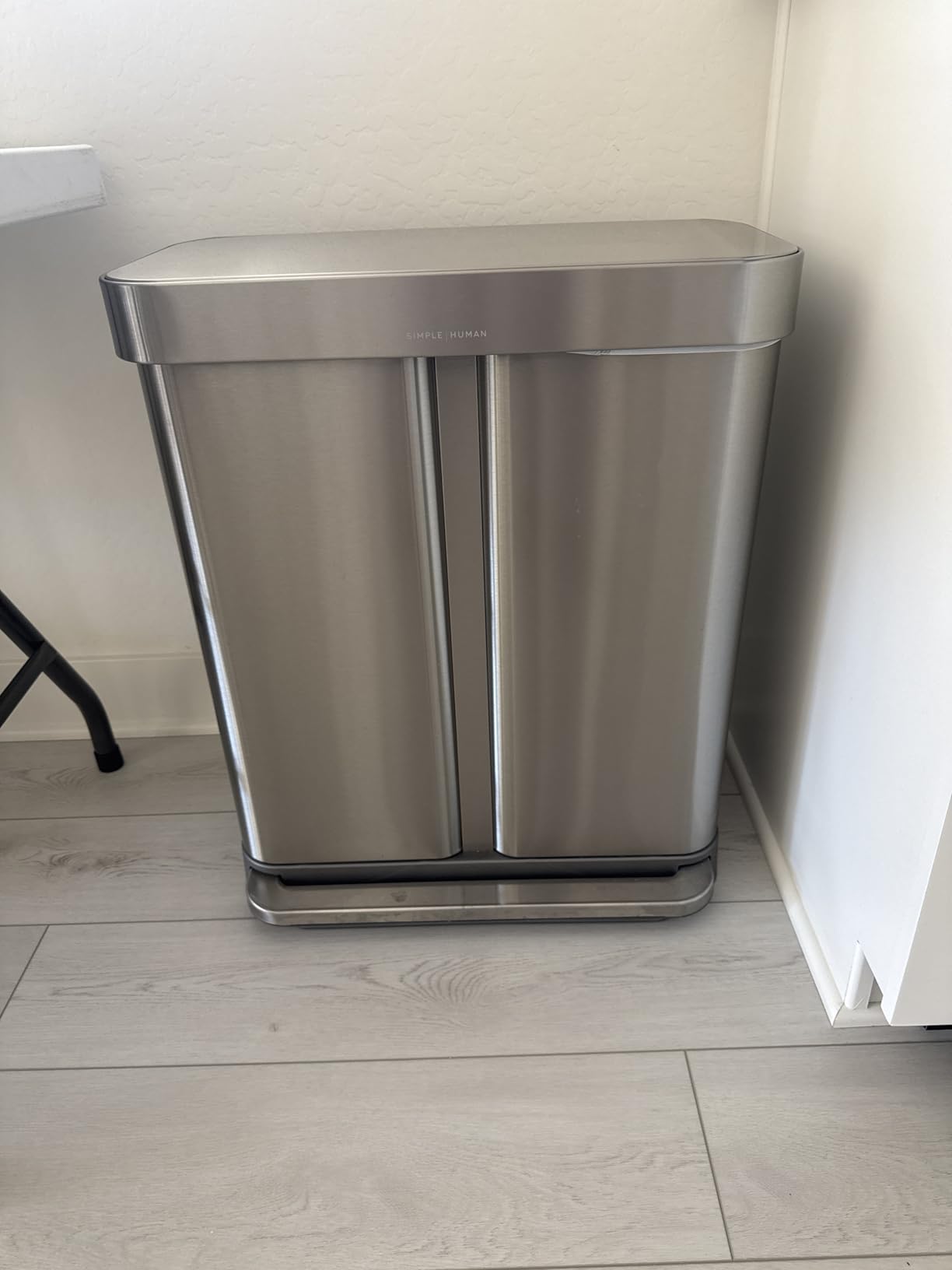 simplehuman 58 Liter / 15.3 Gallon Rectangular Dual Compartment Recycling Step, Brushed Stainless Steel with Soft-Close Plastic Lid Customer Review simplehuman 58 Liter / 15.3 Gallon Rectangular Dual Compartment Recycling Step, Brushed Stainless Steel with Soft-Close Plastic Lid - Customer Photo 5