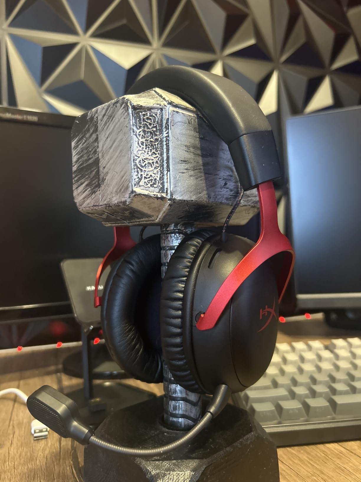 HyperX Cloud III – Wired Gaming Headset, PC, PS5, Xbox Series X|S, Angled 53mm Drivers, DTS Spatial Audio, Memory Foam, Durable Frame, Ultra-Clear 10mm Mic - Customer Photo 2