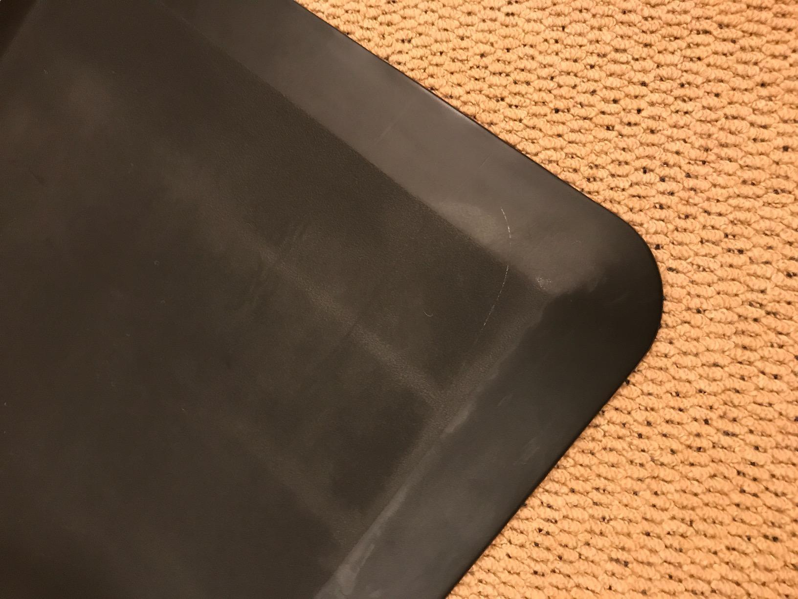 Vari Standing Mat 34x22 (VariDesk) - Anti Fatigue Non-Slip Mat for Standing Desk, Cushioned for Comfort, Indoor Floor Mat for Home, Office, or Kitchen - Black Customer Review Vari Standing Mat 34x22 (VariDesk) - Anti Fatigue Non-Slip Mat for Standing Desk, Cushioned for Comfort, Indoor Floor Mat for Home, Office, or Kitchen - Black - Customer Photo 2
