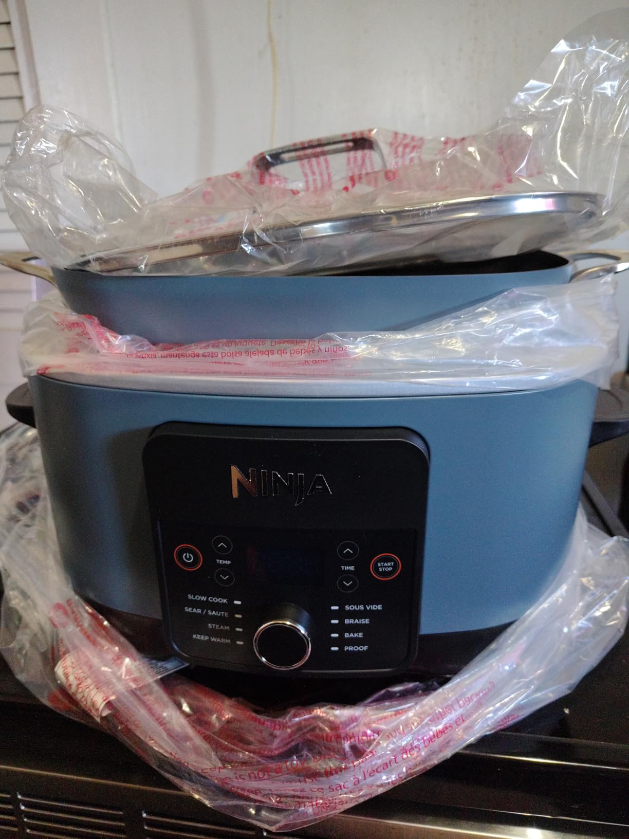 Ninja® 12-in-1 PossibleCooker™ PLUS | 8.5-qt - Sous Vide & Proof Multi-Cooker | Slow Cooker, Dutch Oven & More | Glass Lid & Integrated Spoon | Nonstick | Oven Safe Pot to 500°F | Black | MC1010 - Customer Photo 1