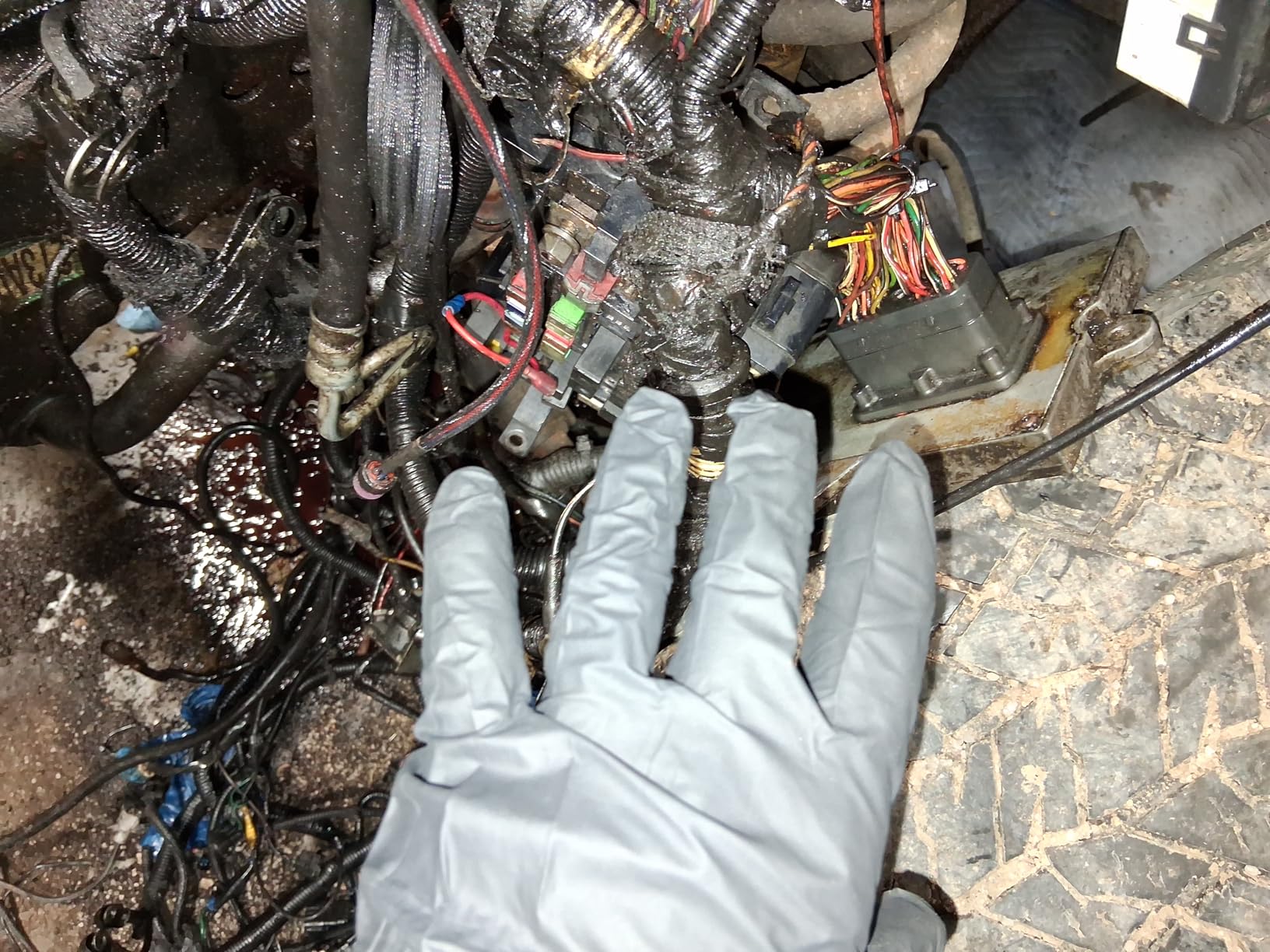 Inspire Black Nitrile Gloves HEAVY DUTY 6 Mil Nitrile Chemical Resistant Medical Cooking Cleaning Disposable Black Gloves - Customer Photo 2