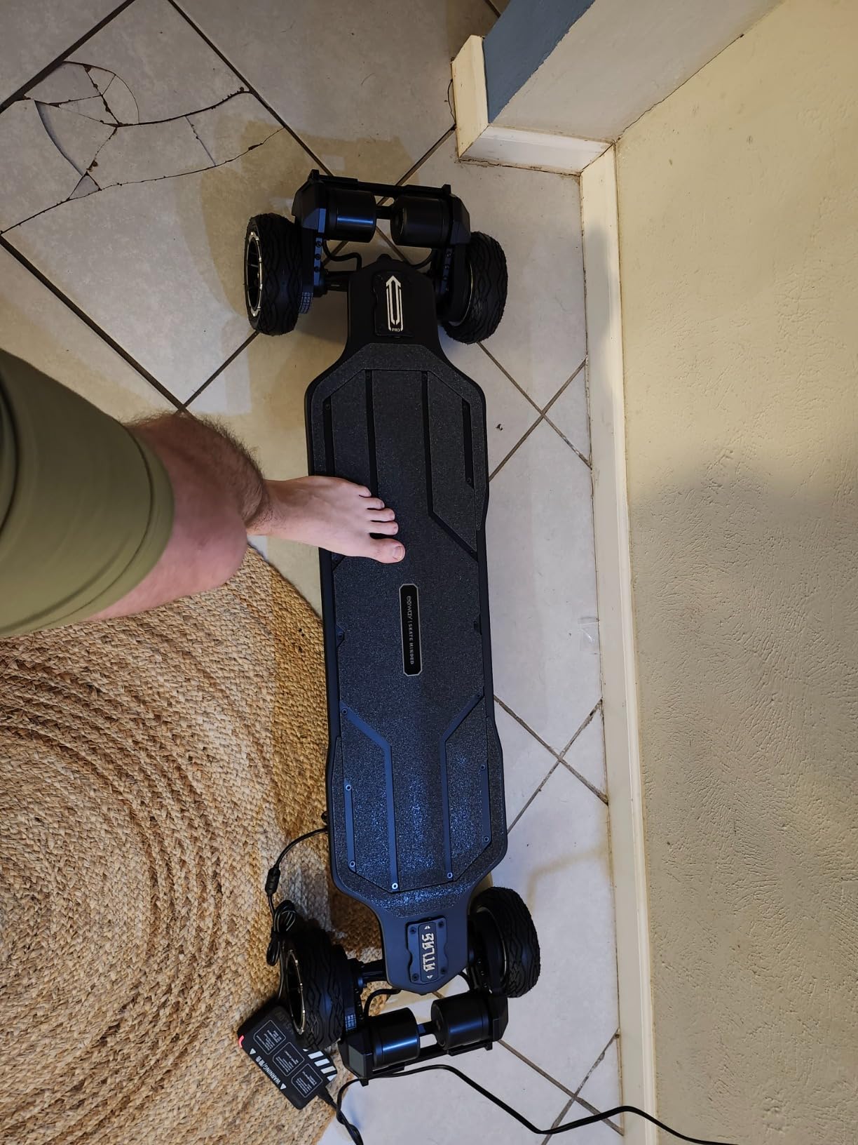 Exway Atlas All-Terrain Off Road Electric Skateboards, Top Speed of 35 Mph, 24 Miles Range Mountain Board, Optional AUXPack Battery, Professional Electric Longboard for Adults - Customer Photo 2
