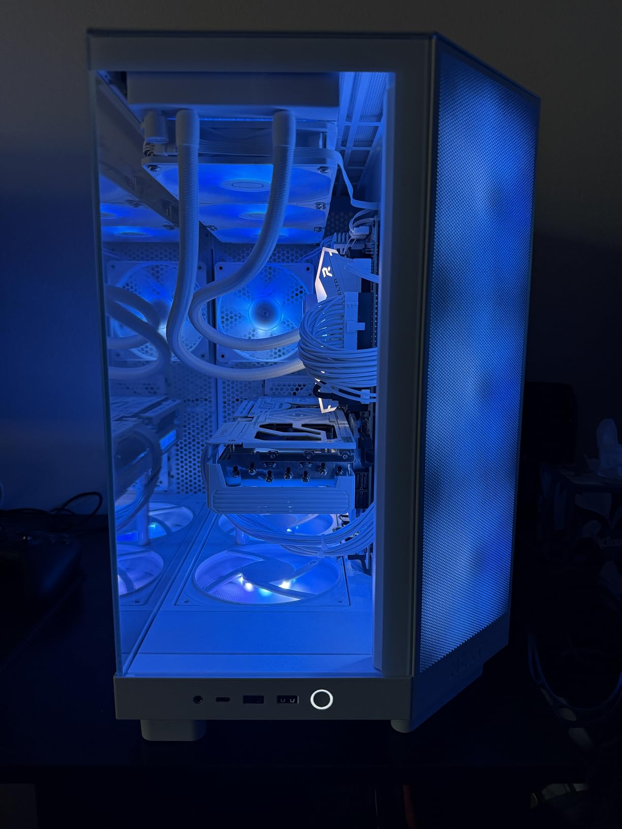 NZXT H6 Flow | CC-H61FB-01 | Compact Dual-Chamber Mid-Tower Airflow Case | Panoramic Glass Panels | High-Performance Airflow Panels | Includes 3 x 120mm Fans | Cable Management | Black customer photo 2