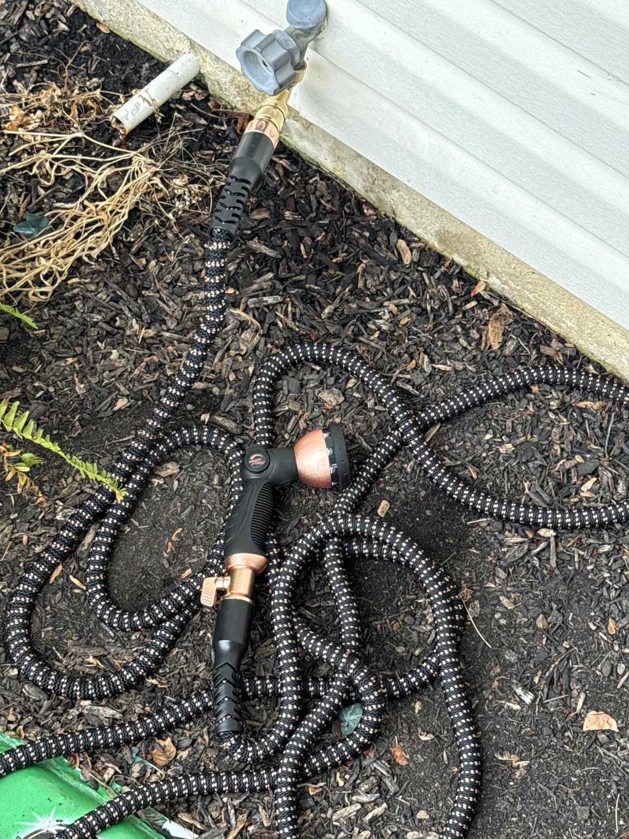 Pocket Hose 25 FT Copper Bullet Expandable Garden Hose w/10 Pattern Thumb Spray Nozzle AS SEEN ON TV 650psi 650psi 3/4 in Patented Lead-Free Ultra-Lightweight Solid Copper Anodized Aluminum - Customer Photo 2