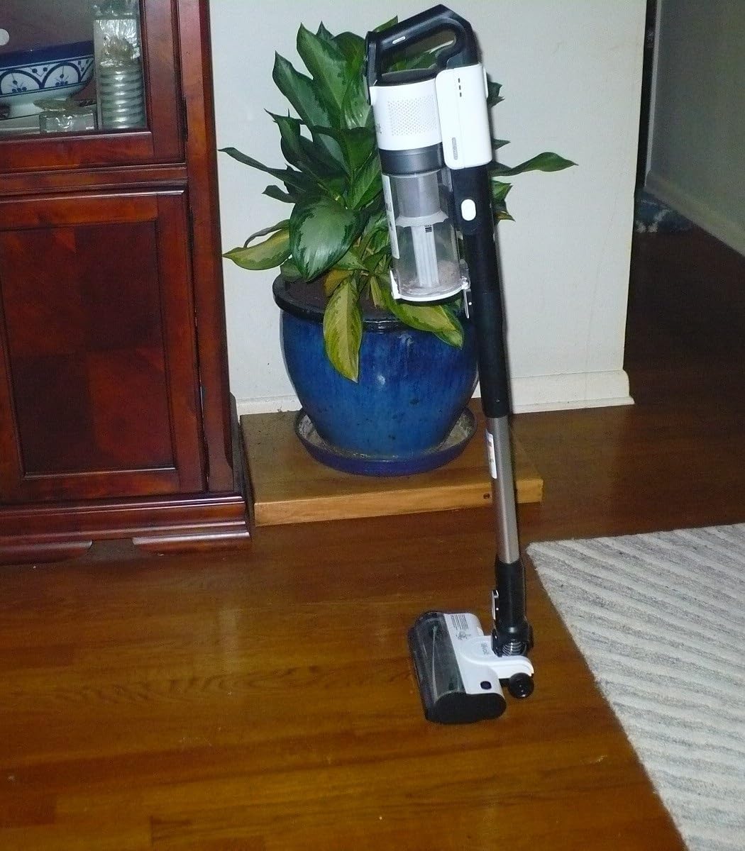 LEVOIT Cordless Vacuum Cleaner, Stick Vac with Tangle-Resistant Design, Up to 50 Minutes, Powerful Suction, Rechargeable, Lightweight, and Versatile for Carpet, Hard Floor, Pet Hair, LVAC-200 customer photo 1