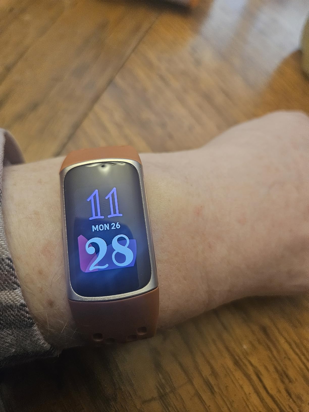 Fitbit Charge 6 Fitness Tracker with Google apps, Heart Rate on Exercise Equipment, 6-Months Premium Membership Included, GPS, Health Tools and More, Obsidian/Black, One Size (S & L Bands Included) Customer Review Fitbit Charge 6 Fitness Tracker with Google apps, Heart Rate on Exercise Equipment, 6-Months Premium Membership Included, GPS, Health Tools and More, Obsidian/Black, One Size (S & L Bands Included) - Customer Photo 3