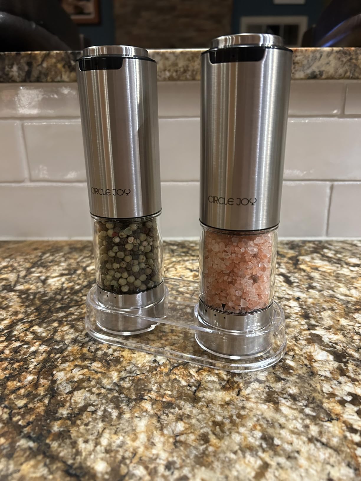 CIRCLE JOY Electric Pepper Grinder Stainless Steel Rechargeable Pepper Mill with External Adjustable Coarseness, 95ml Container and White LED Light, Silver - Customer Photo 2
