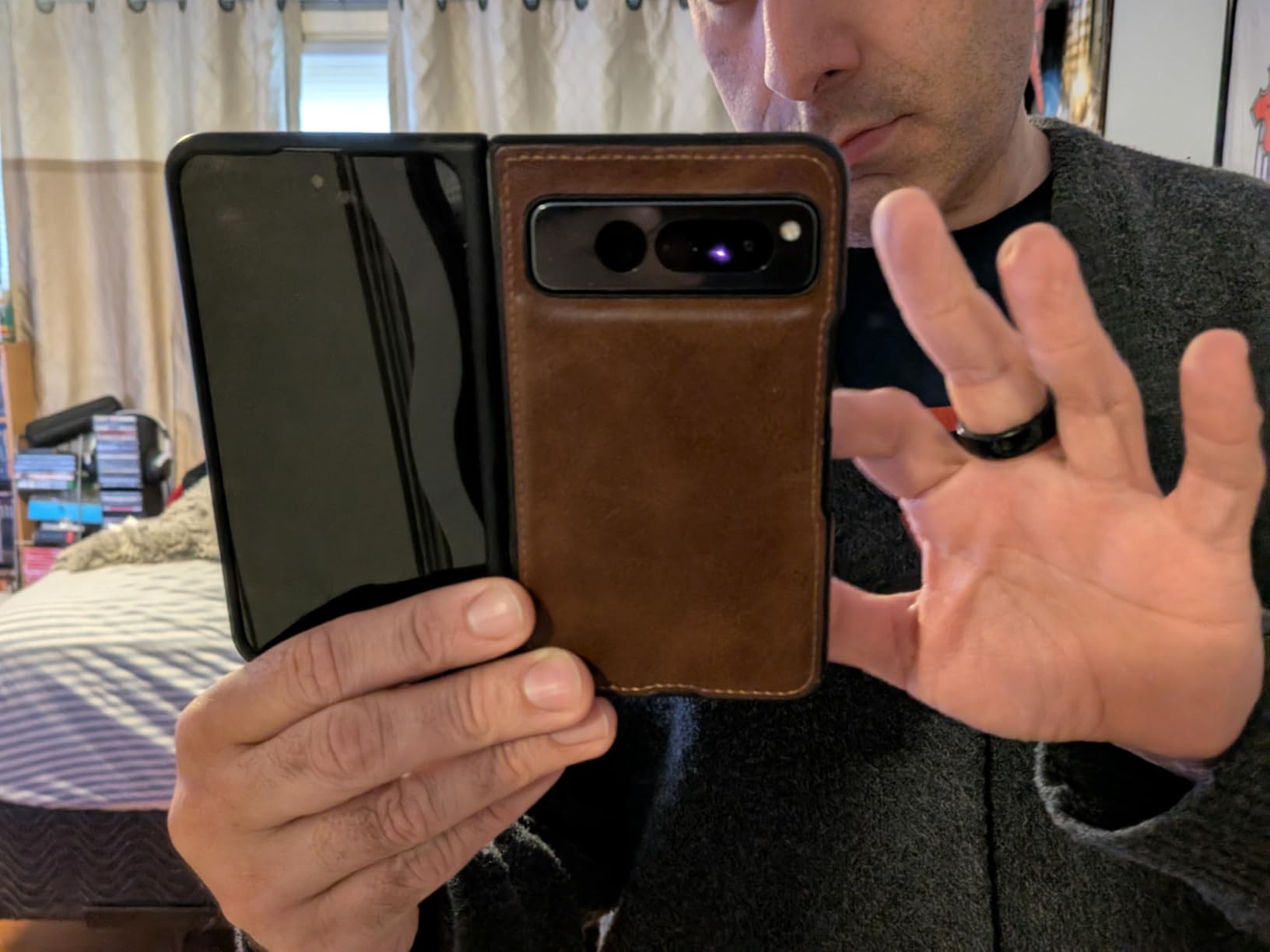 Google Pixel Fold - Unlocked Android 5G Smartphone with Telephoto Lens and Ultrawide Lens - Foldable Display - 24-Hour Battery - Obsidian - 256 GB (Renewed) customer photo 1