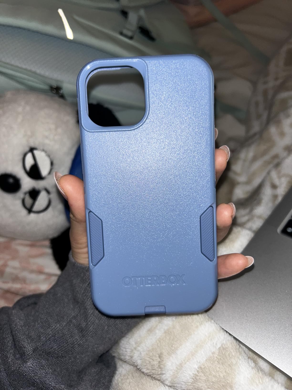 OtterBox iPhone 16e, 15, 14, & 13 Commuter Series Case - Black, Slim & Tough, Pocket-Friendly, with Port Protection customer photo 1