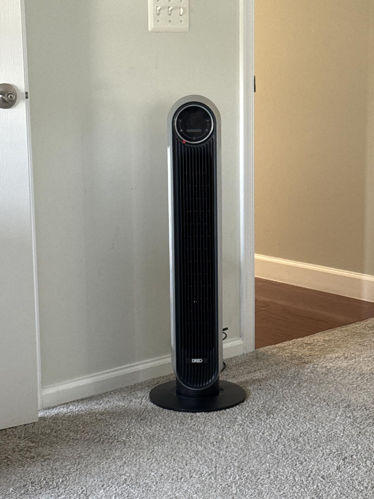 Dreo Bladeless Tower Fan - 25ft/s, 4 Speeds, 4 Modes, 90° Oscillation, 8H Timer, Ultra Quiet for Bedroom, Indoors, Silver (Nomad One) Customer Review Dreo Bladeless Tower Fan - 25ft/s, 4 Speeds, 4 Modes, 90° Oscillation, 8H Timer, Ultra Quiet for Bedroom, Indoors, Silver (Nomad One) - Customer Photo 2