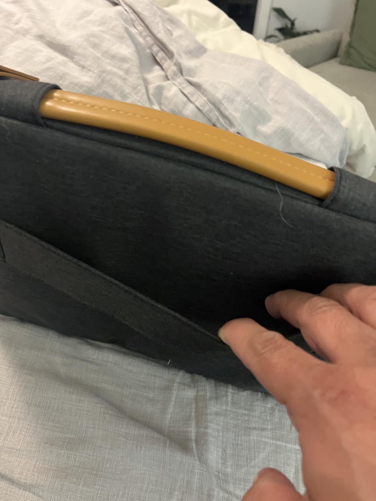 MOSISO 360 Protective Laptop Case 16 inch, 15-15.6 inch Laptop Sleeve Compatible with MacBook Pro 16, HP, Acer, Dell, Lenovo, ASUS, Side Open Carrying Case with 4 Zipper Pockets & Handle Customer Review MOSISO 360 Protective Laptop Case 16 inch, 15-15.6 inch Laptop Sleeve Compatible with MacBook Pro 16, HP, Acer, Dell, Lenovo, ASUS, Side Open Carrying Case with 4 Zipper Pockets & Handle - Customer Photo 2