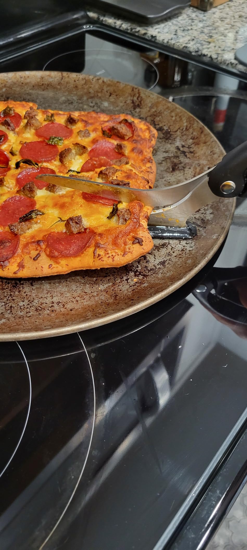 Loftern Pizza Scissors - Non-Stick Pizza Scissors with Firm Grip Base - Food Grade Stainless Steel Pizza Cutter - 5-in-1 Food Slicer & Pizza Server - Durable, Safe & Mess Free - Customer Photo 1