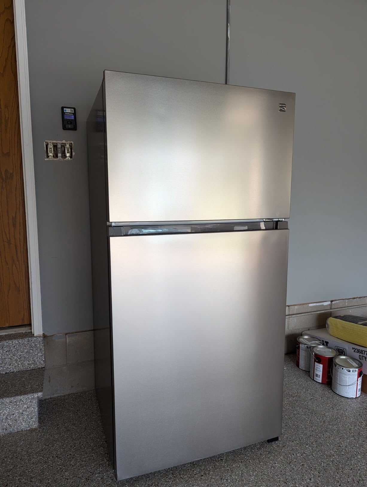 Kenmore 33 in. 20.4 cu. ft Capacity Refrigerator/Freezer with Full-Width Adjustable Glass Shelving, Humidity Control Crispers, Ice Maker, ENERGY STAR Certified, Black customer photo 2