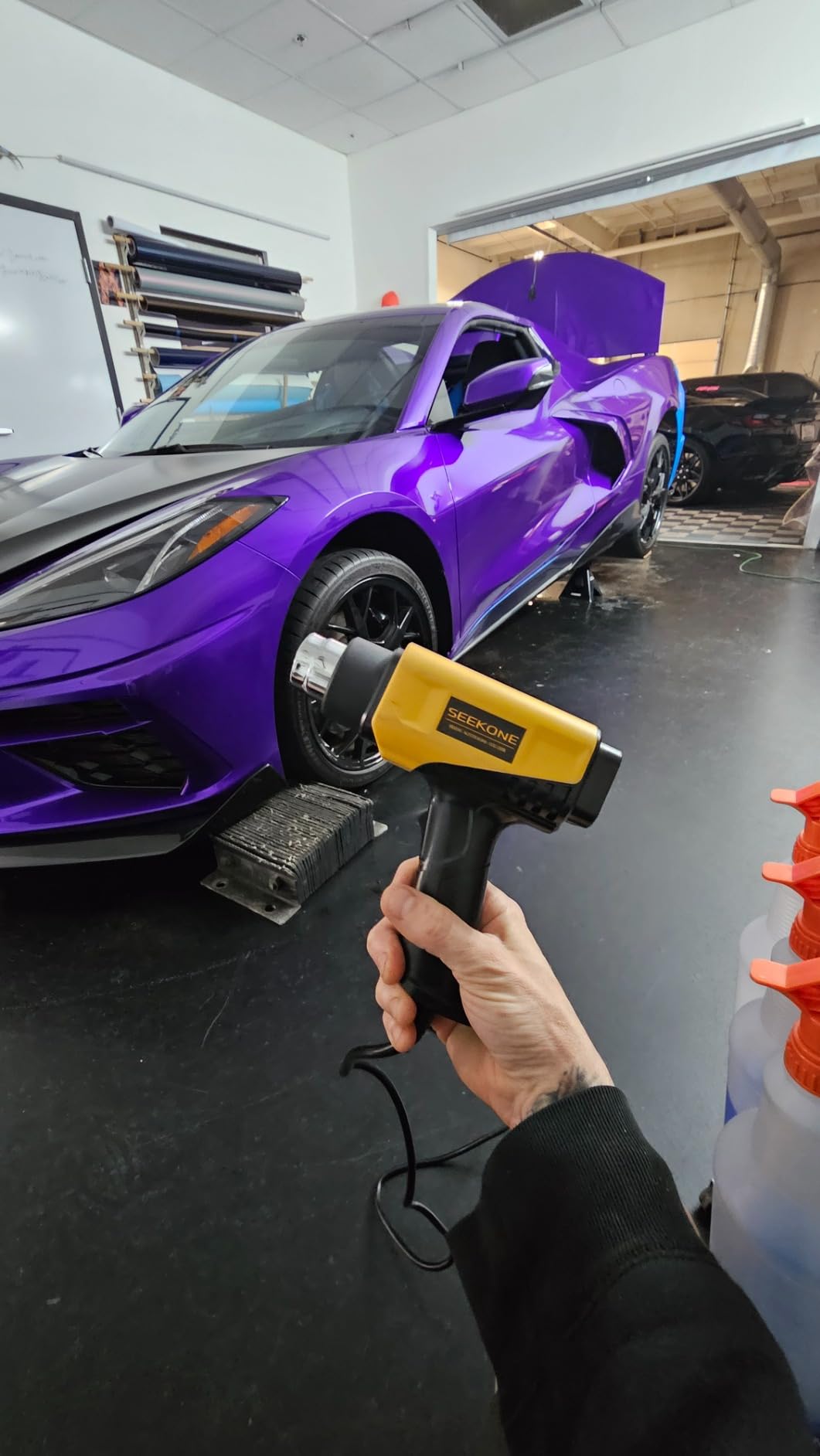 SEEKONE 1800W Heat Gun Compact Design Heavy Duty Hot Air Gun 122℉-1202℉（50℃- 650℃）Variable Temperature Control for 2 Speed Settings with 4 Nozzels for Crafts, Vinyl Wrap, Shrink Tubing - Customer Photo 2