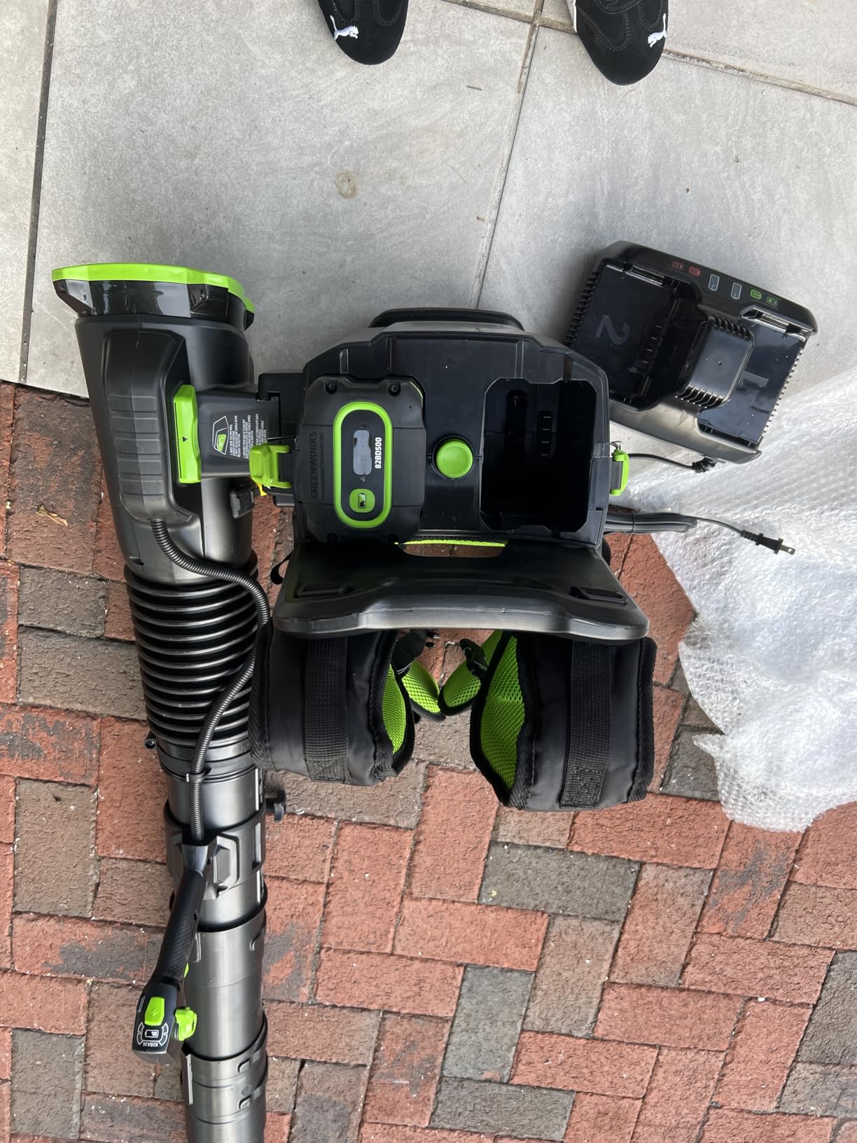 Greenworks 80V (700 CFM / 170 MPH) Brushless Cordless Leaf Blower, Commercial-Grade Power, 40-Min Rapid Charger, Includes 2.5Ah Battery & Charger Customer Review Greenworks 80V (700 CFM / 170 MPH) Brushless Cordless Leaf Blower, Commercial-Grade Power, 40-Min Rapid Charger, Includes 2.5Ah Battery & Charger - Customer Photo 2