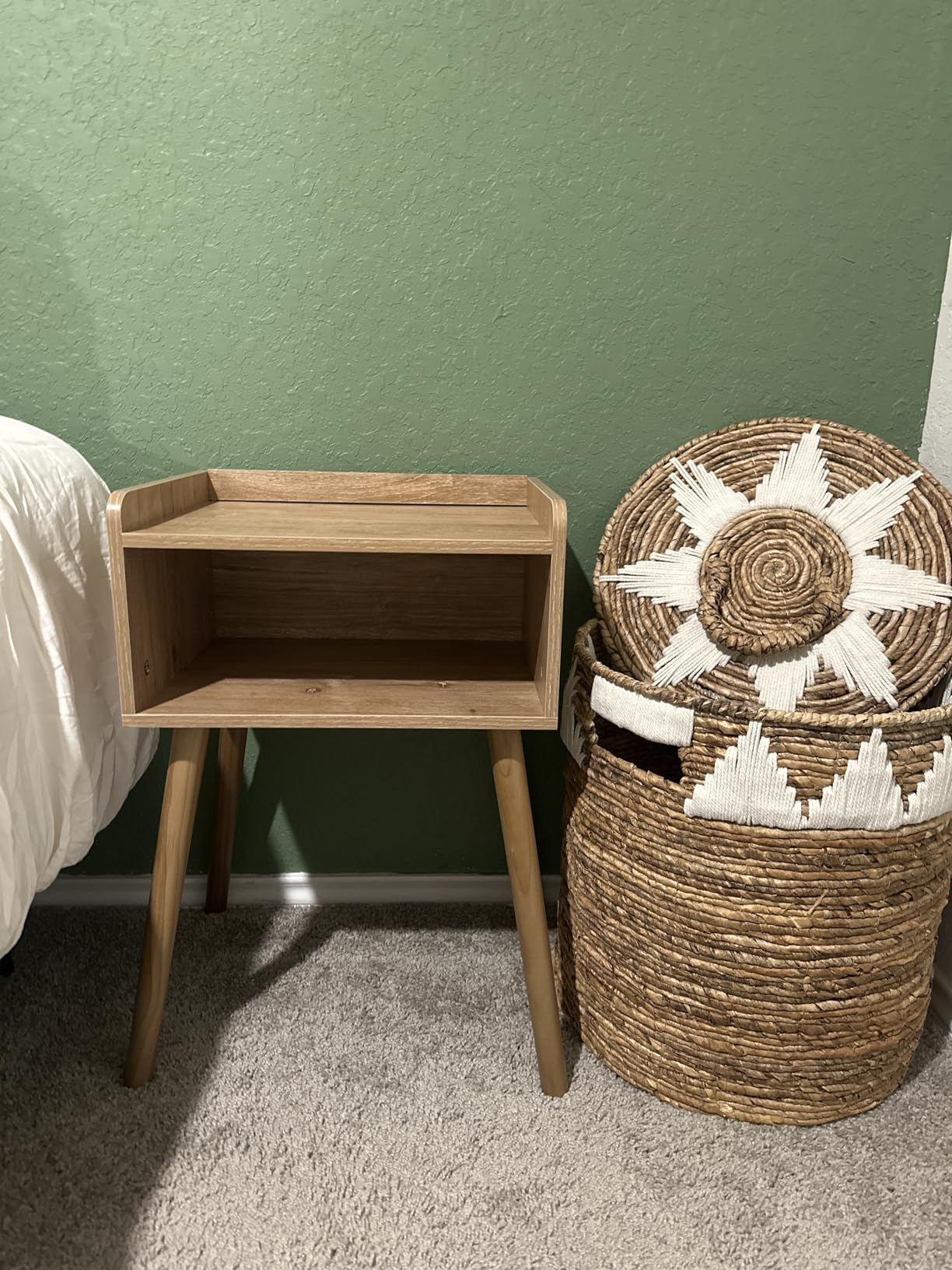 MaxSmeo Nightstand, Mid Century Modern Side Table Bedroom with Storage, Small End Bedside Table with Solid Wood Legs for Living Room, Office Small Spaces (Rustic Brown) - Customer Photo 1
