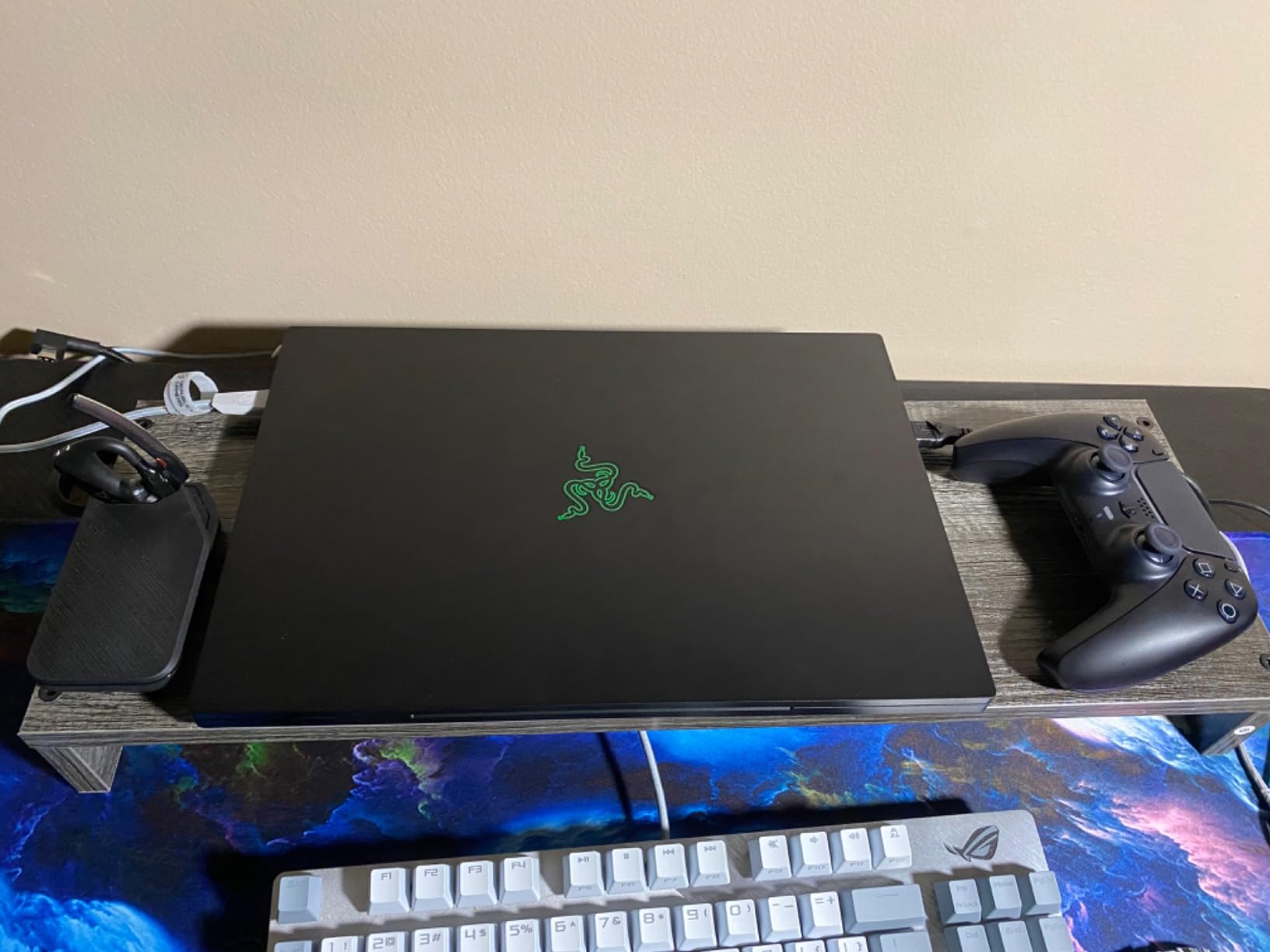 Razer Blade 16 Gaming Laptop: NVIDIA GeForce RTX 4090 - Intel Core i9-14900HX - 16