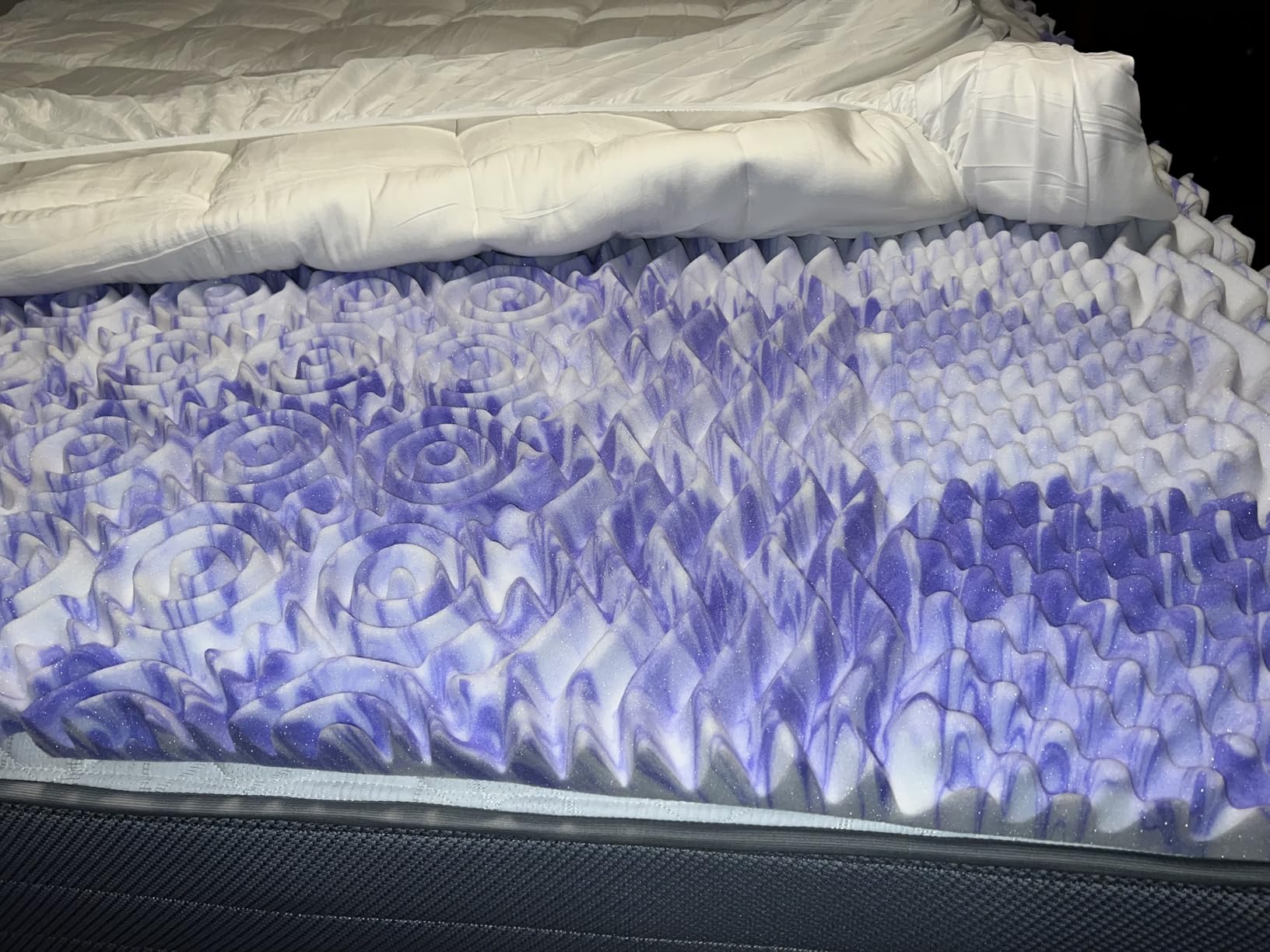 Dual Layer 4 Inch Memory Foam Mattress Topper Queen - 2 Inch Gel Memory Foam and 2 Inch Pillow Top Mattress Pad, 7-Zone Egg Crate Queen Size Mattress Topper(4 Inch White) Customer Review Dual Layer 4 Inch Memory Foam Mattress Topper Queen - 2 Inch Gel Memory Foam and 2 Inch Pillow Top Mattress Pad, 7-Zone Egg Crate Queen Size Mattress Topper(4 Inch White) - Customer Photo 5