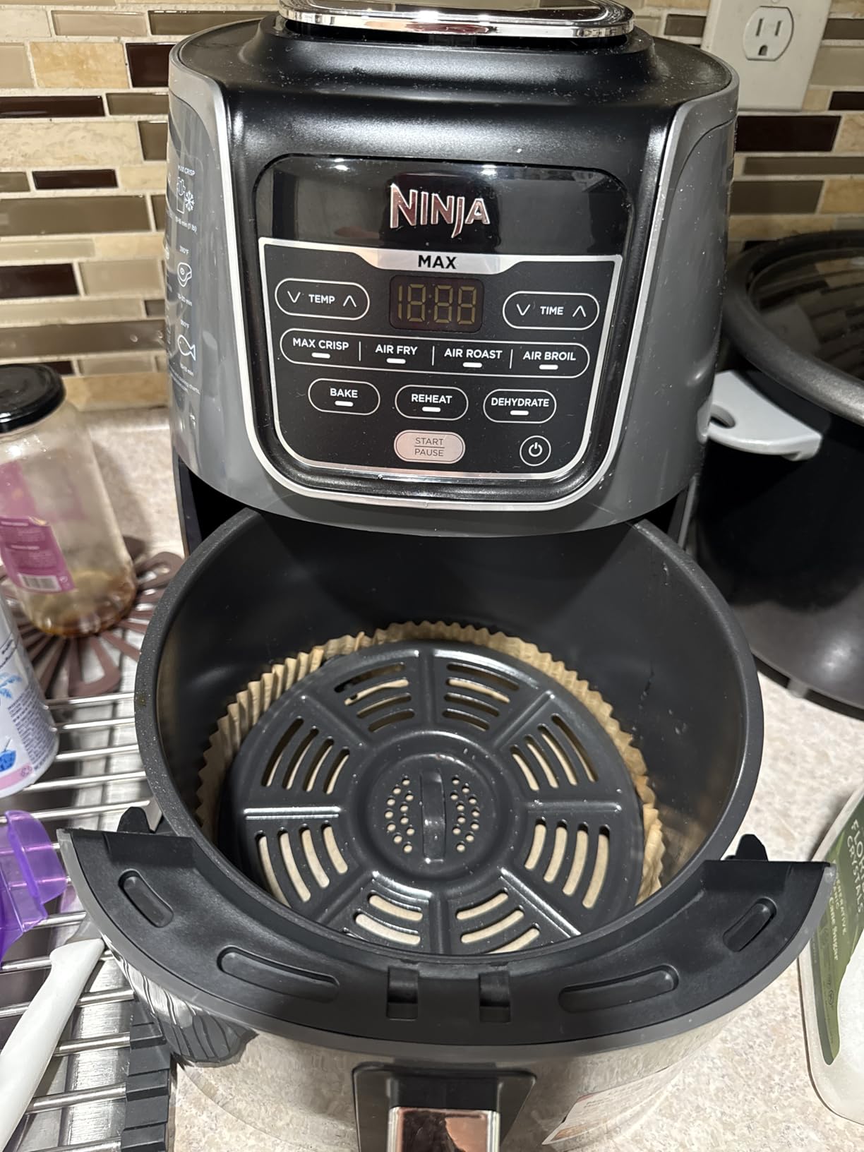 Ninja | Air Fryer | 4-in-1 Pro Air Fry, Roast, Reheat, Dehydrate | 5QT Capacity fits up to 4lbs of French Fries | 400F Max Temp | Nonstick Basket & Crisper Plate | 120V | Grey | AF141 customer photo 1