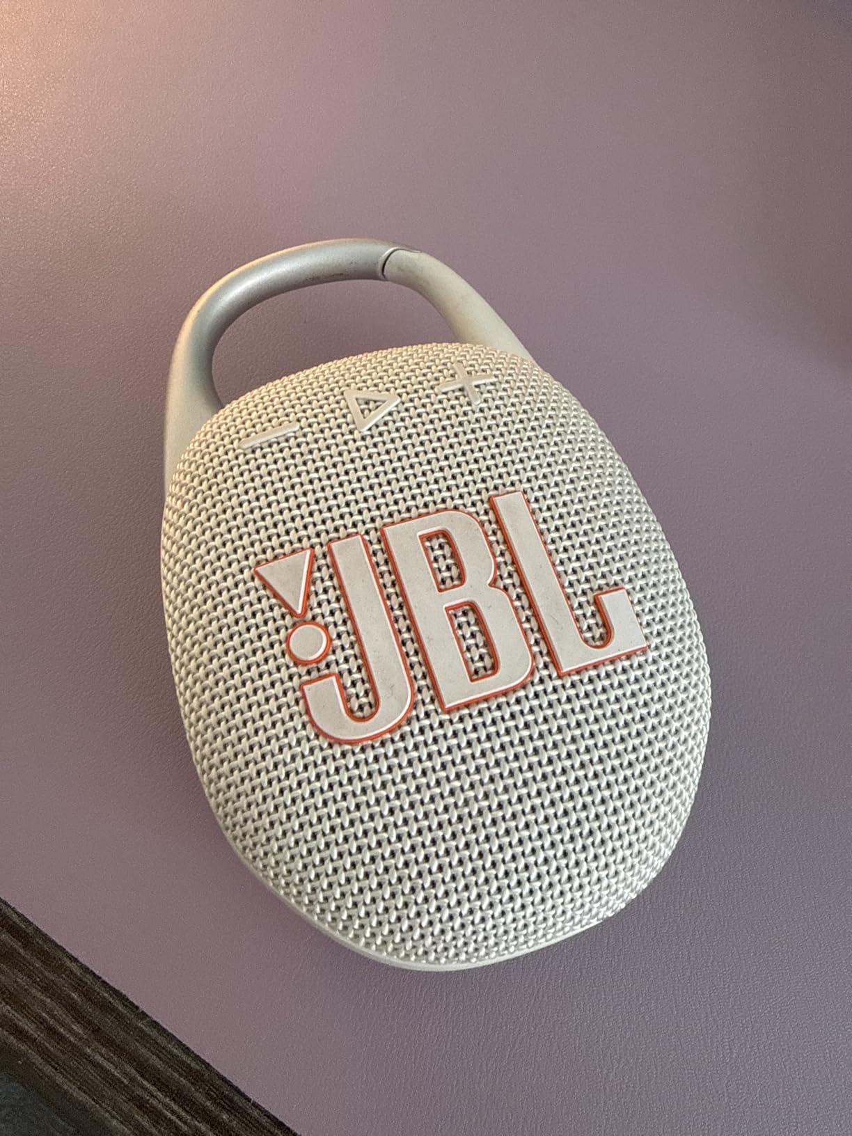 JBL Clip 5 - Ultra-Portable, Waterproof & Dustproof Bluetooth Speaker, Big JBL Pro Sound with Punchy bass, Integrated Carabiner, Up to 12 Hours of Play, Made in Part with Recycled Materials (Black) - Customer Photo 2