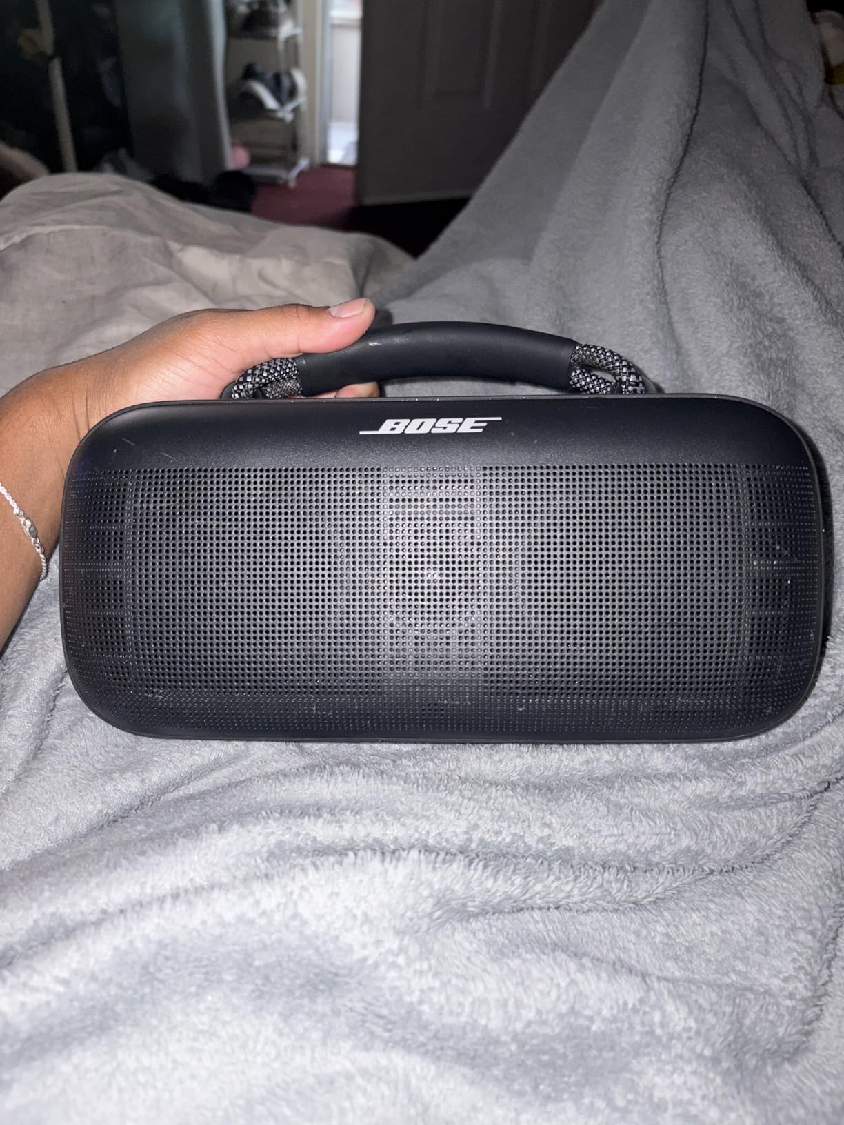 Bose SoundLink Max Bluetooth Speaker - Portable Wireless Party Speaker, IP67 Waterproof, Rope Handle, Up to 20 Hours of Playtime, USB-C, Built-in 3.5mm AUX Input, Blue Dusk - Customer Photo 2