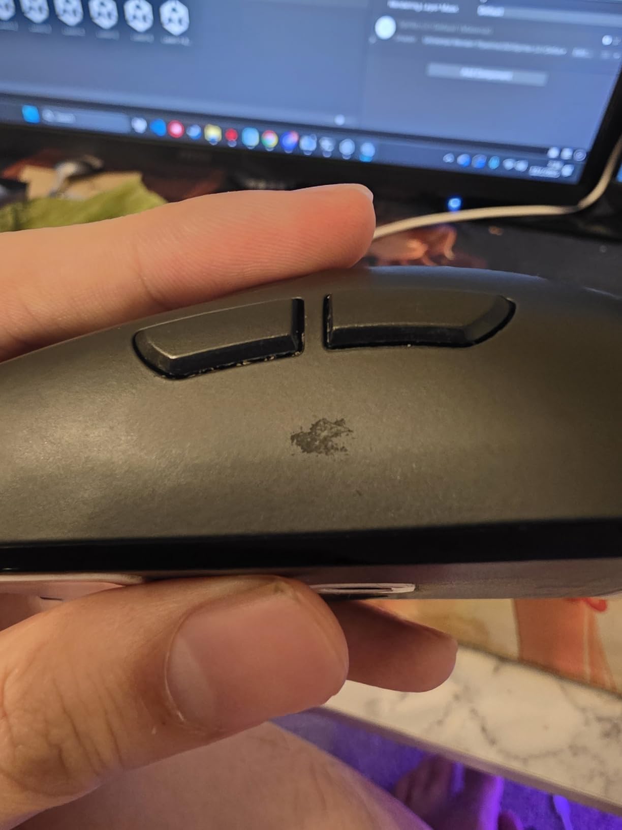 Razer Viper V3 Pro Wireless Esports Gaming Mouse: Symmetrical - 54g Lightweight - 8K Polling - 35K DPI Optical Sensor - Gen3 Optical Switches - 8 Programmable Buttons - 95 Hr Battery - Black customer photo 2