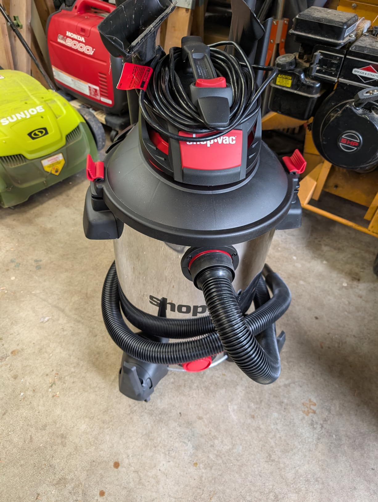 Shop-Vac 5761311 12-Gallon Wet/Dry Shop Vacuum, 6 Peak HP, 1.5 Inch Diameter x 7 Foot Hose, 20 Foot Cord, Ideal for Home, Garage, and Workshop Cleaning Customer Review Shop-Vac 5761311 12-Gallon Wet/Dry Shop Vacuum, 6 Peak HP, 1.5 Inch Diameter x 7 Foot Hose, 20 Foot Cord, Ideal for Home, Garage, and Workshop Cleaning - Customer Photo 2