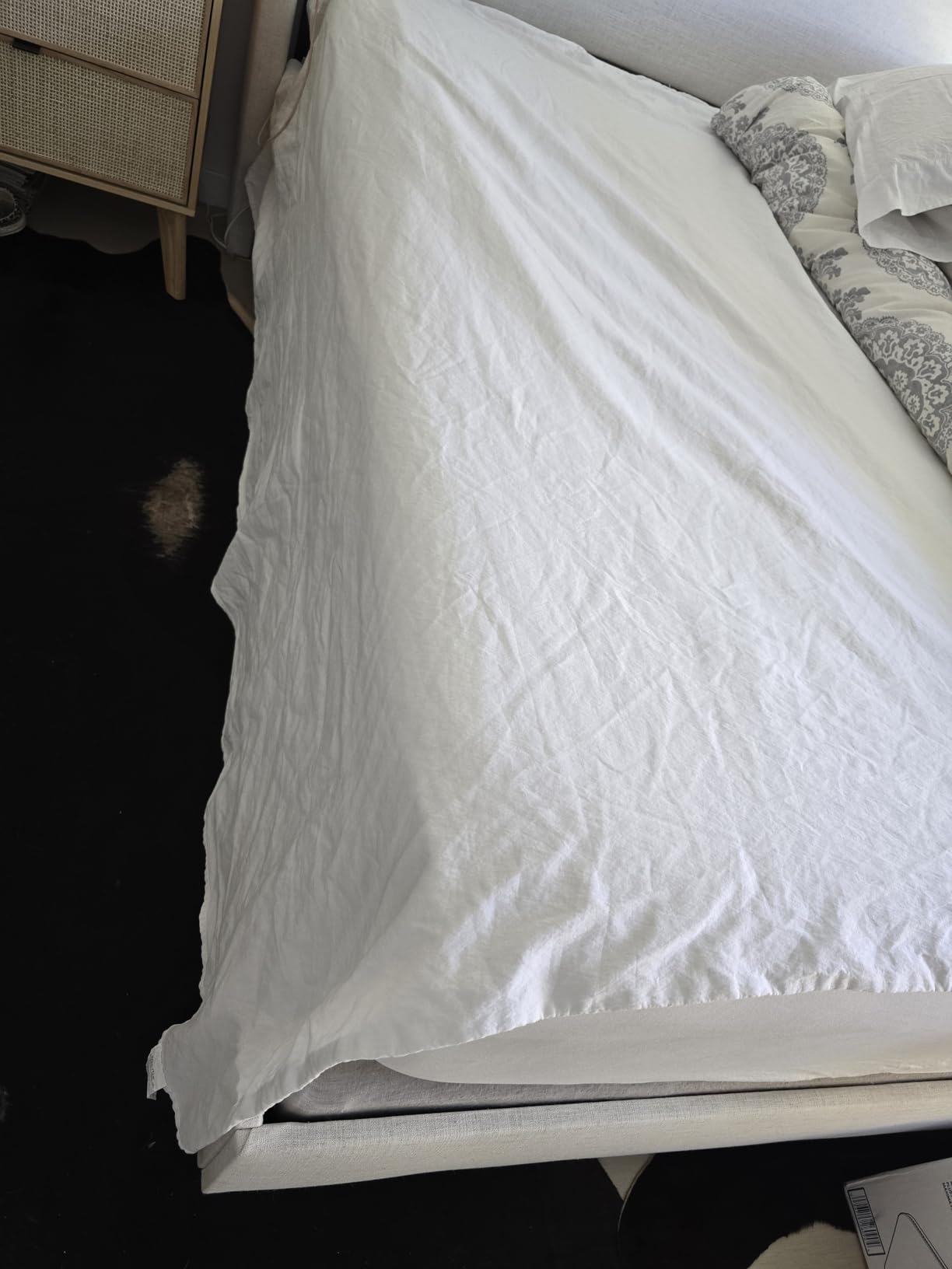 THREAD SPREAD 100% Egyptian Cotton Queen Sheets Set - 1200 Thread Count Luxury Egyptian Cotton Sheets Queen Size Deep Pocket (4 PC, White), Soft, Cooling, Sateen Weave High Thread Count Sheet Set Customer Review THREAD SPREAD 100% Egyptian Cotton Queen Sheets Set - 1200 Thread Count Luxury Egyptian Cotton Sheets Queen Size Deep Pocket (4 PC, White), Soft, Cooling, Sateen Weave High Thread Count Sheet Set - Customer Photo 1