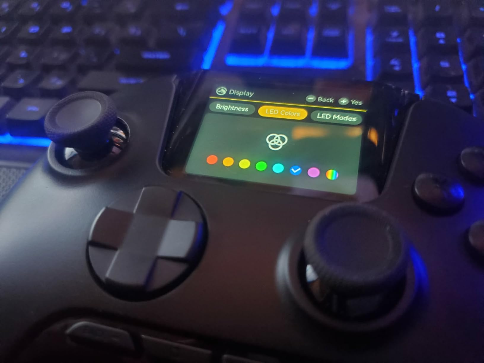 ManbaOne Interactive Screen Wireless Gaming Controller for PC/Switch/Switch 2/iOS/Android,Hall Effect Stick & Trigger,RGB Lighting,Remappable Buttons,1800mAh with Charging Dock (Black) customer photo 2