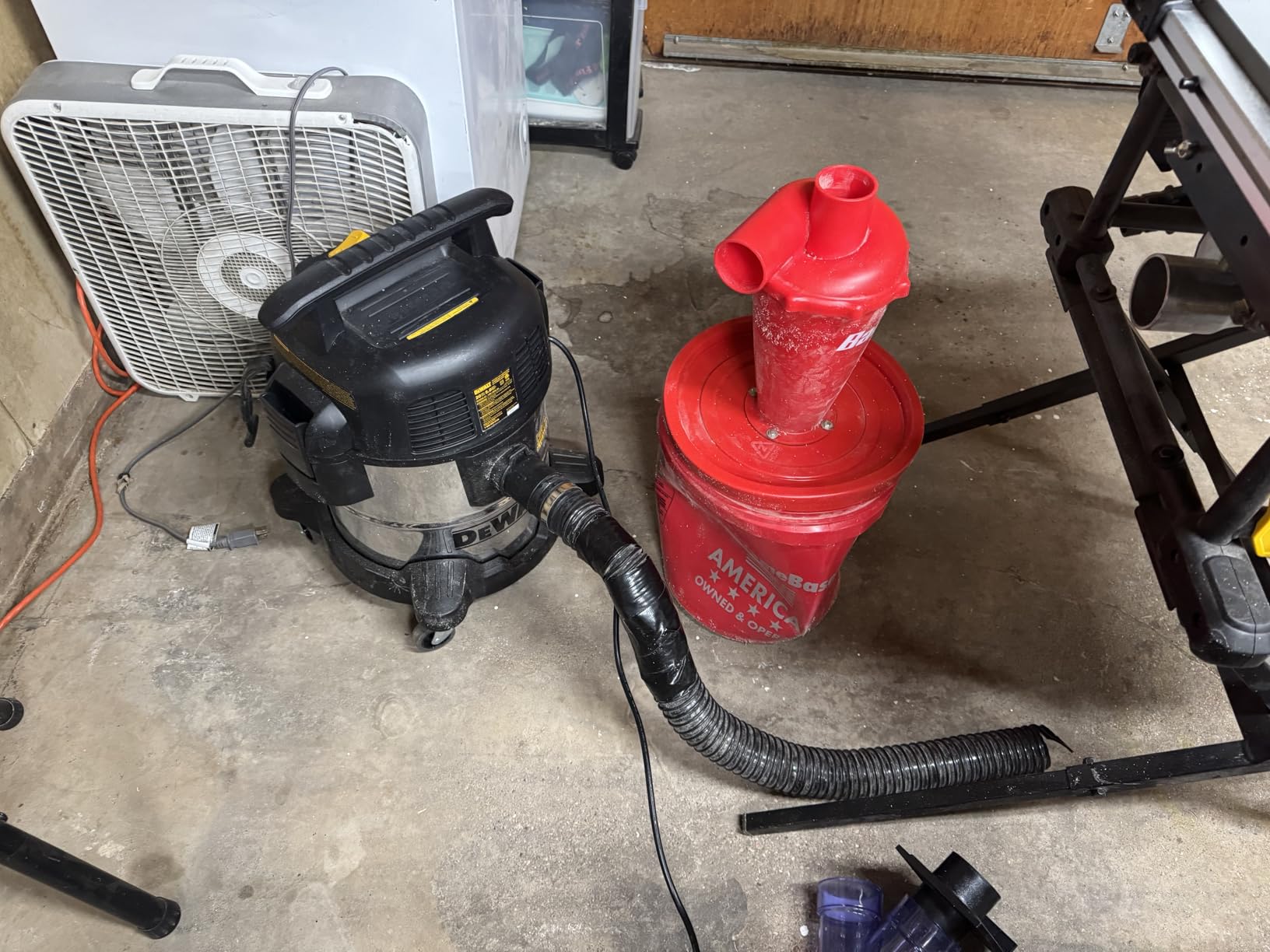 DEWALT 5 Gallon STEALTHSONIC Shop Vacuum Wet and Dry, Powerful Suction & Portable Shop Vac with Attachments, Ultra Quiet Wet Dry Vacuum for Home, Garage, Car, Workshop, Jobsite, DXV05S-QT, 4 Peak HP Customer Review DEWALT 5 Gallon STEALTHSONIC Shop Vacuum Wet and Dry, Powerful Suction & Portable Shop Vac with Attachments, Ultra Quiet Wet Dry Vacuum for Home, Garage, Car, Workshop, Jobsite, DXV05S-QT, 4 Peak HP - Customer Photo 1