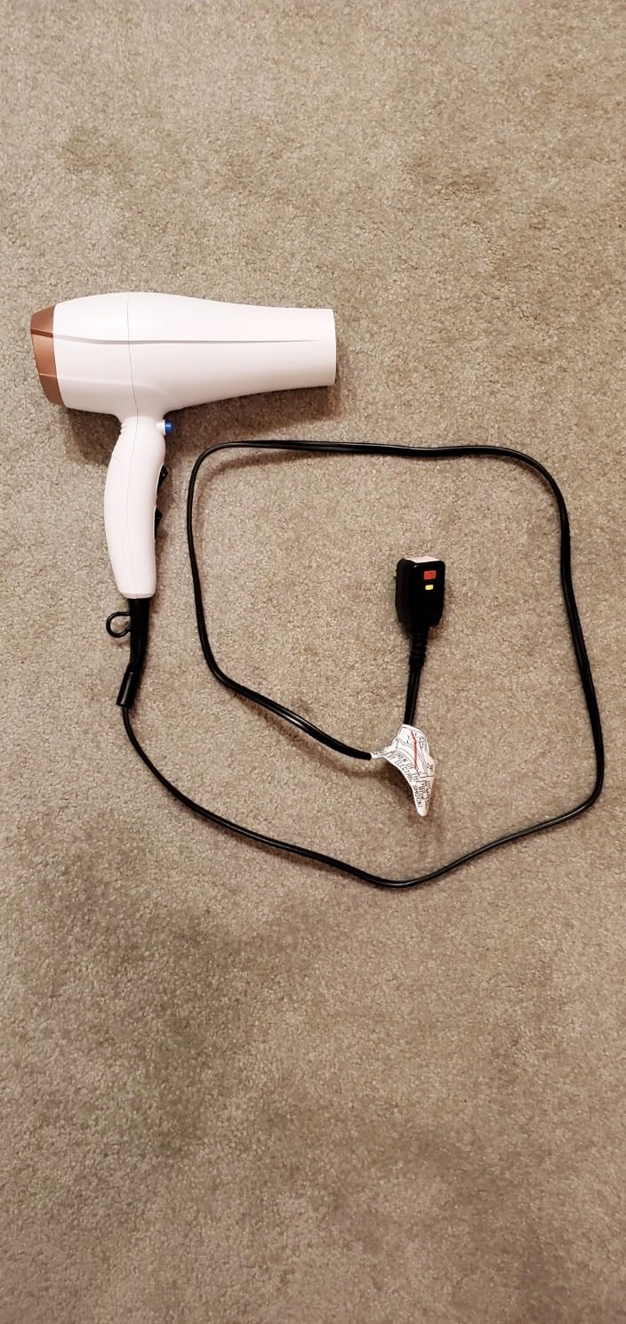 Conair Double Ceramic Hair Dryer, 1875W Blow Dryer with Diffuser and Concentrator, Ionic Conditioning, 3 Heat & 2 Speed Settings, Amazon Exclusive, White Customer Review Conair Double Ceramic Hair Dryer, 1875W Blow Dryer with Diffuser and Concentrator, Ionic Conditioning, 3 Heat & 2 Speed Settings, Amazon Exclusive, White - Customer Photo 2