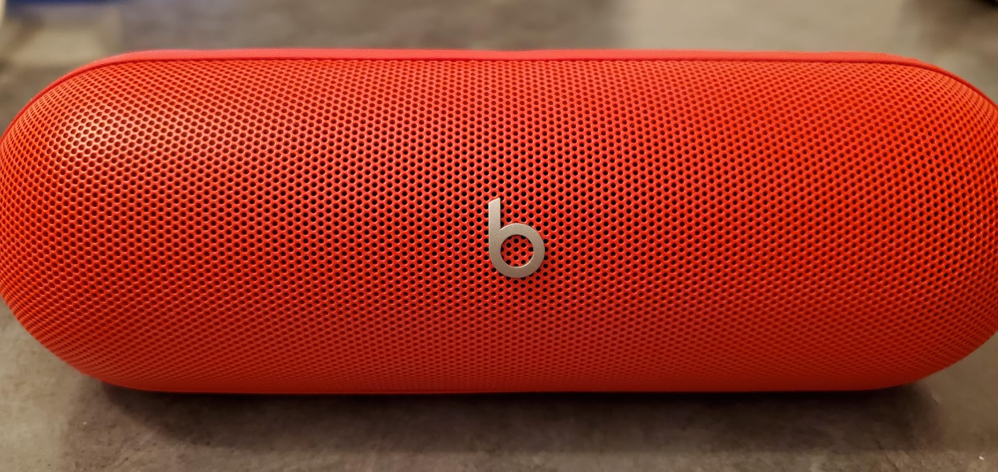 Beats Pill - Portable Bluetooth Speaker- Up to 24H Battery Life, Water Resistant, Bluetooth, Apple & Android Compatible, Seriously Loud Sound for Home, Outdoor and Travel- Champagne Gold - Customer Photo 2
